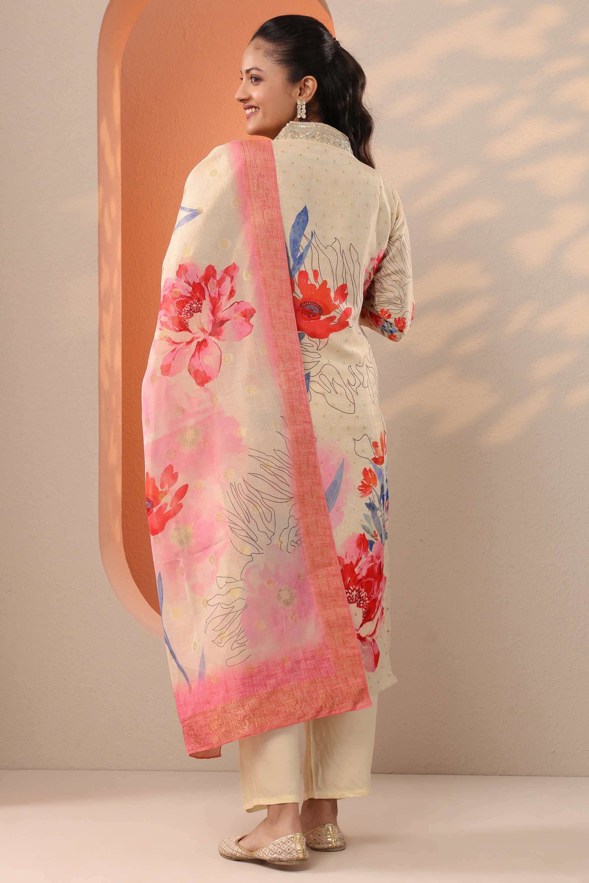 Floral-Blended-Fabric-Straight-Fit-Women-s-Kurta-Set