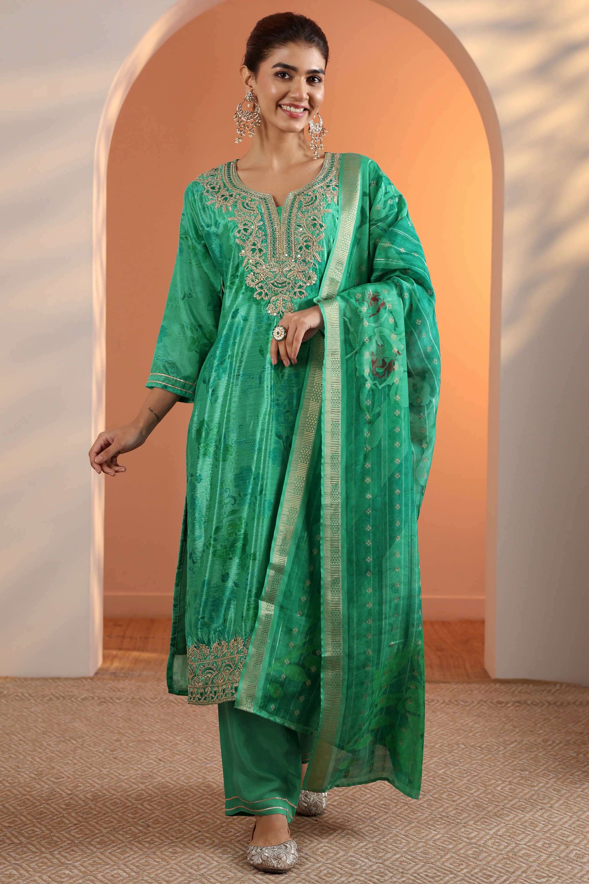 Floral-Blended-Fabric-Straight-Fit-Women-s-Kurta-Set