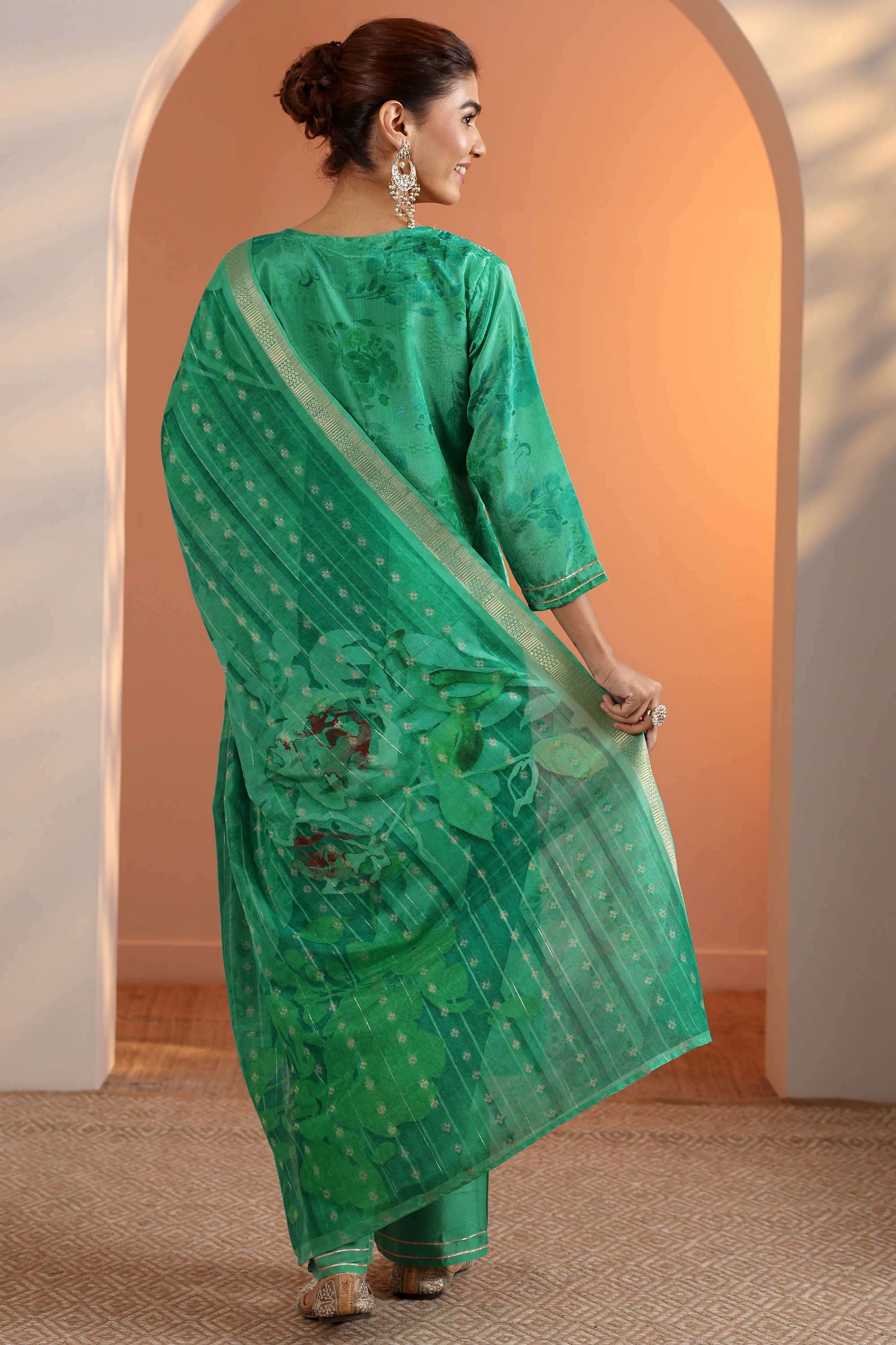 Floral-Blended-Fabric-Straight-Fit-Women-s-Kurta-Set