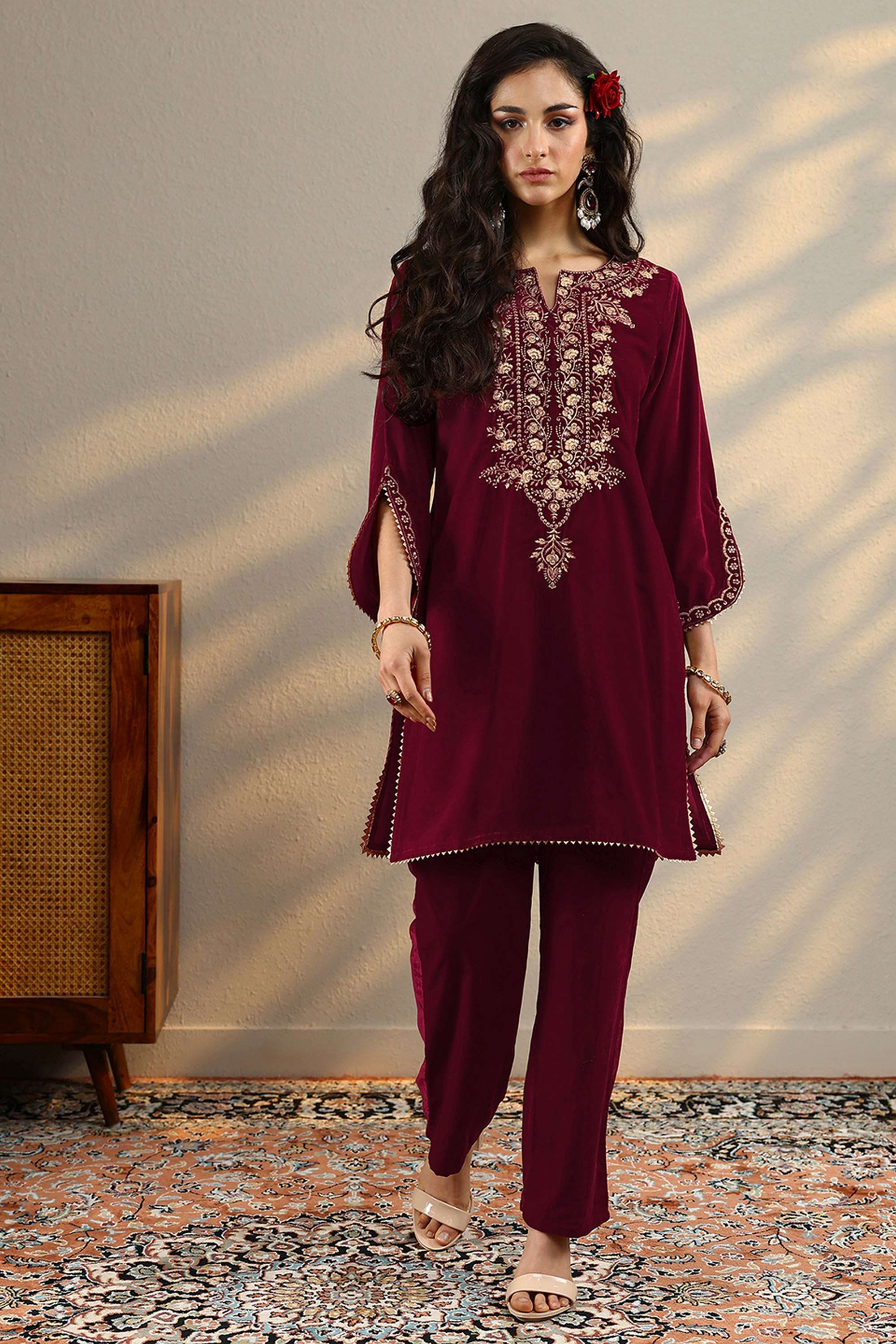 Floral-Velvet-Sweetheart-Neck-Women-s-Festive-Wear-Co-Ord-Set