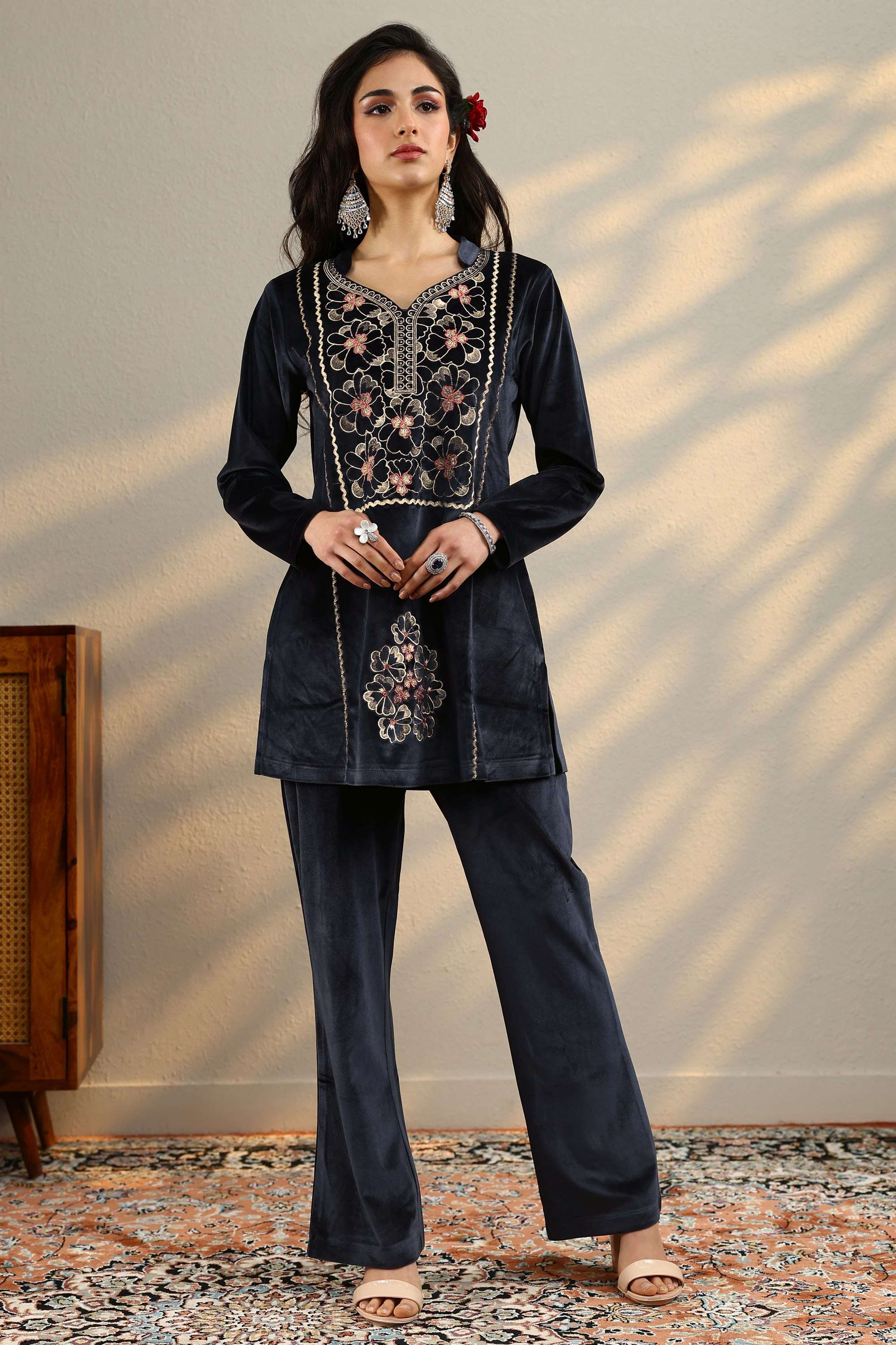 Floral-Velvet-Sweetheart-Neck-Women-s-Festive-Wear-Co-Ord-Set