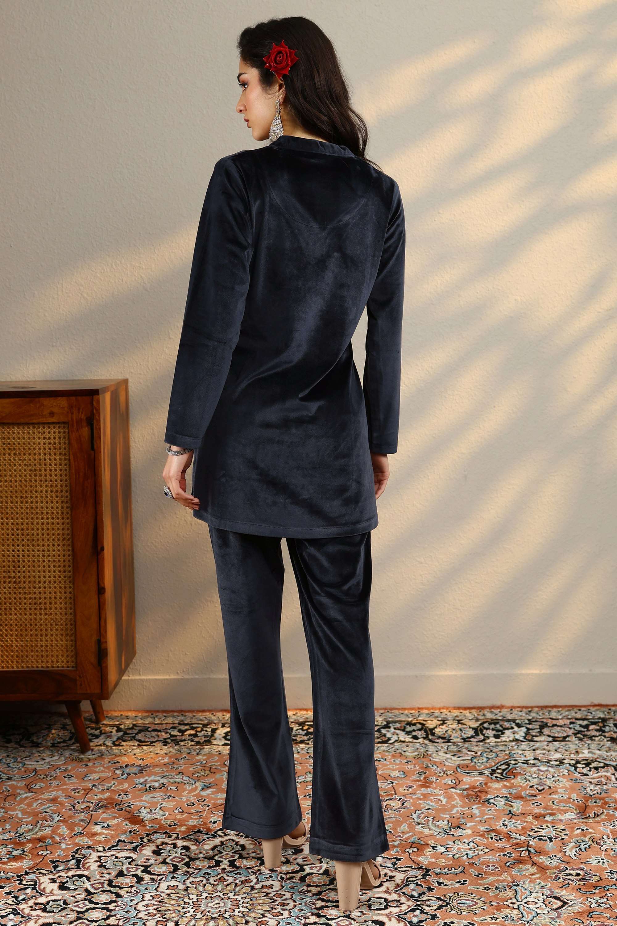 Floral-Velvet-Sweetheart-Neck-Women-s-Festive-Wear-Co-Ord-Set