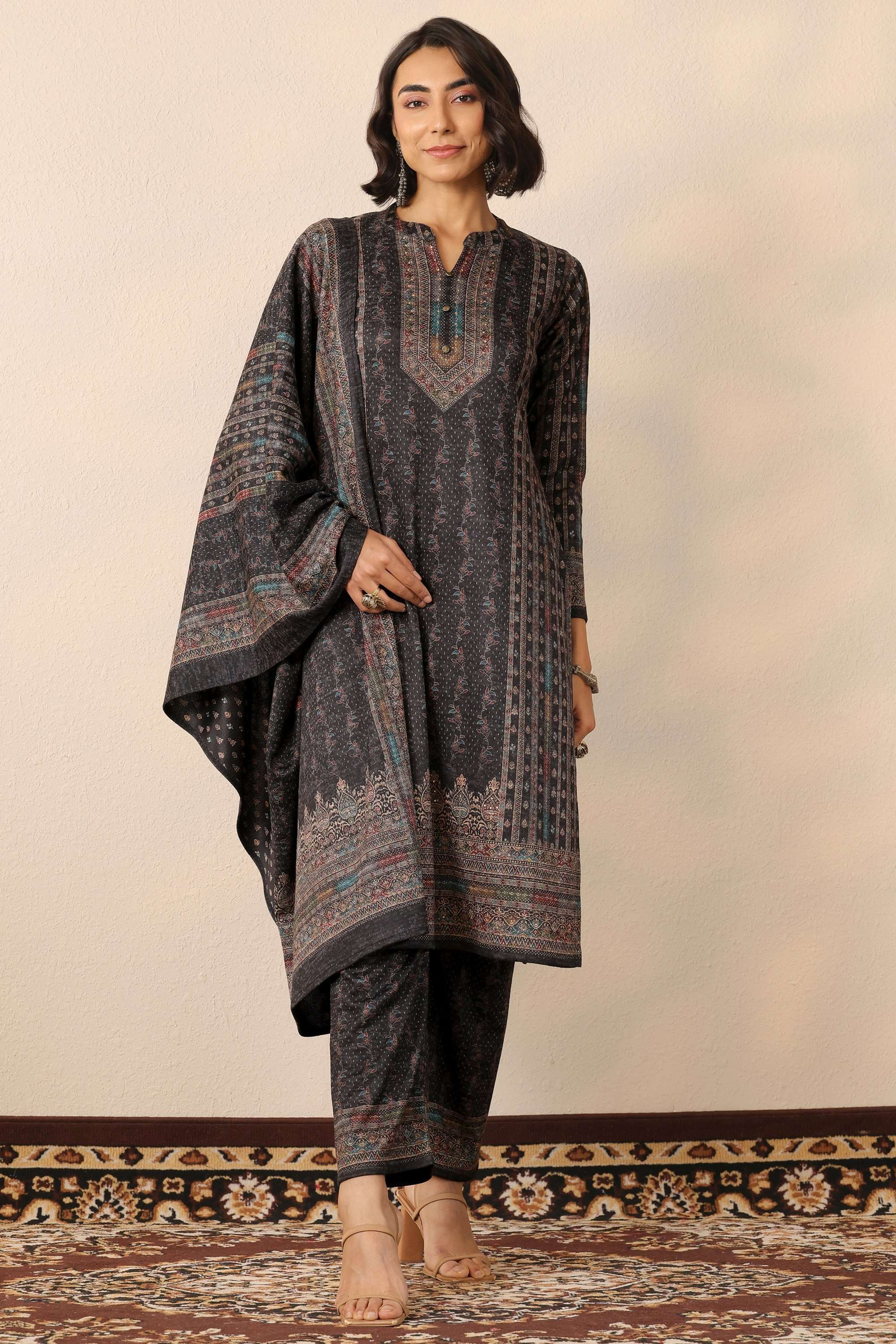 Floral-Wool-Round-Neck-Women-s-Festive-Wear-Kurta-Set