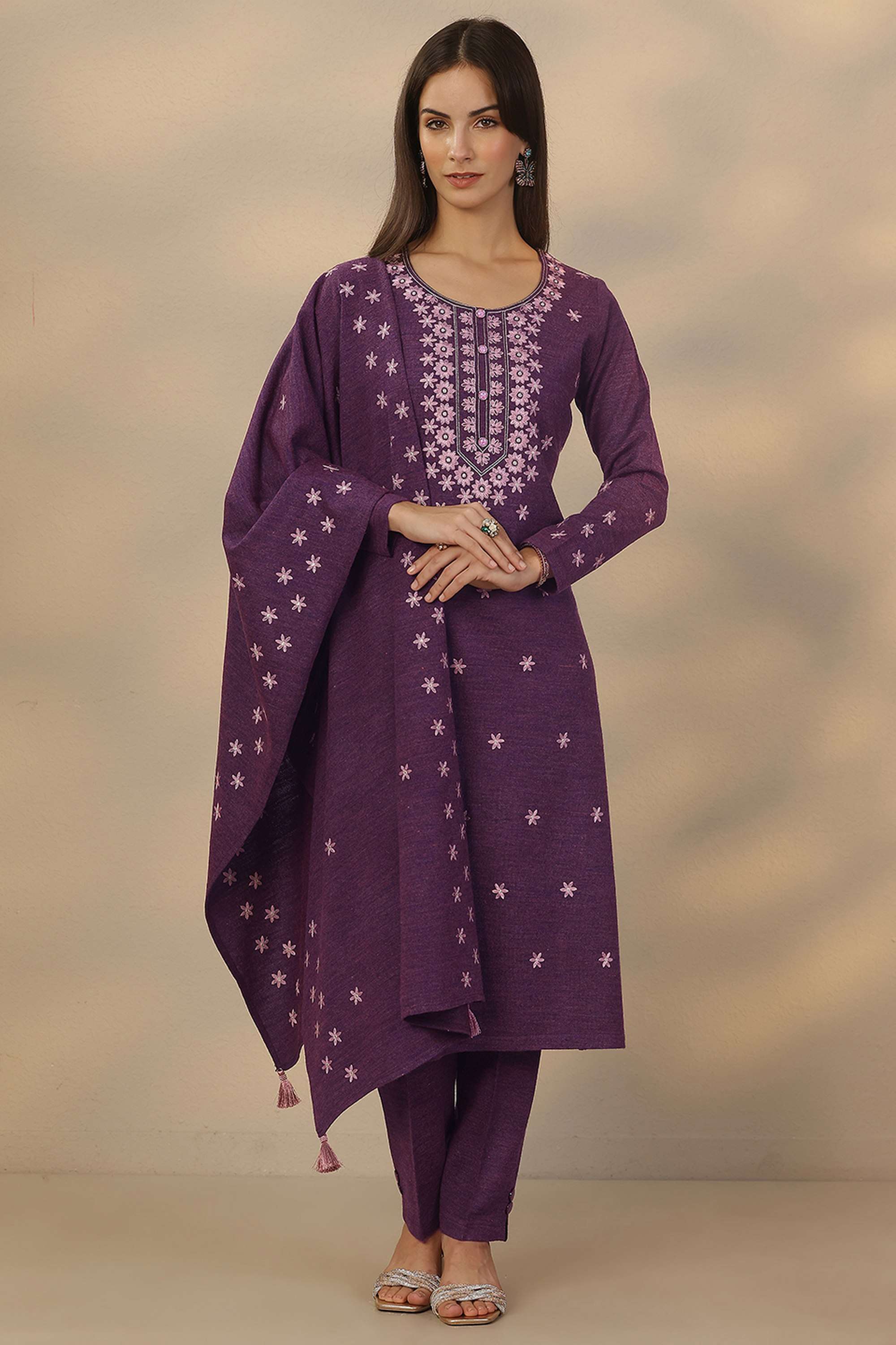 Floral-Wool-Round-Neck-Women-s-Festive-Wear-Kurta-Set