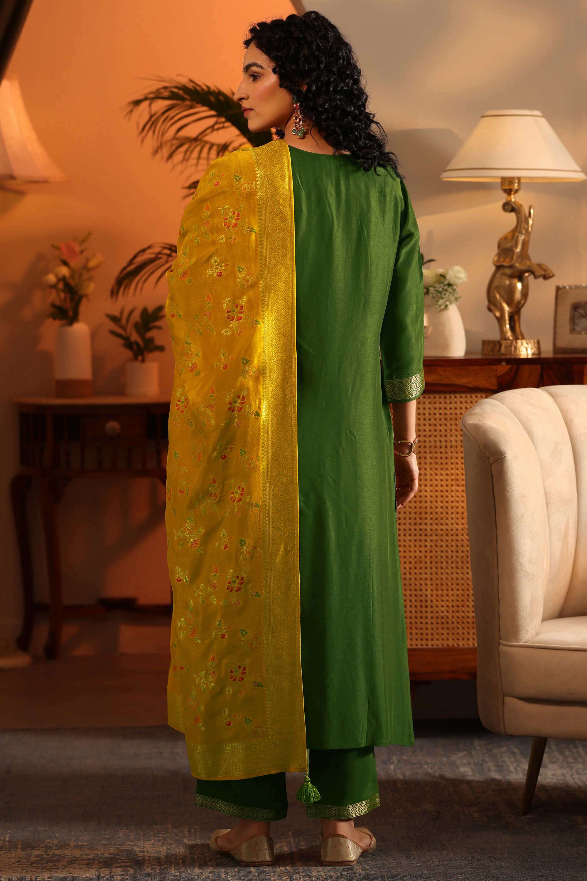 Floral-Blended-Fabric-Straight-Fit-Women-s-Kurta-Set