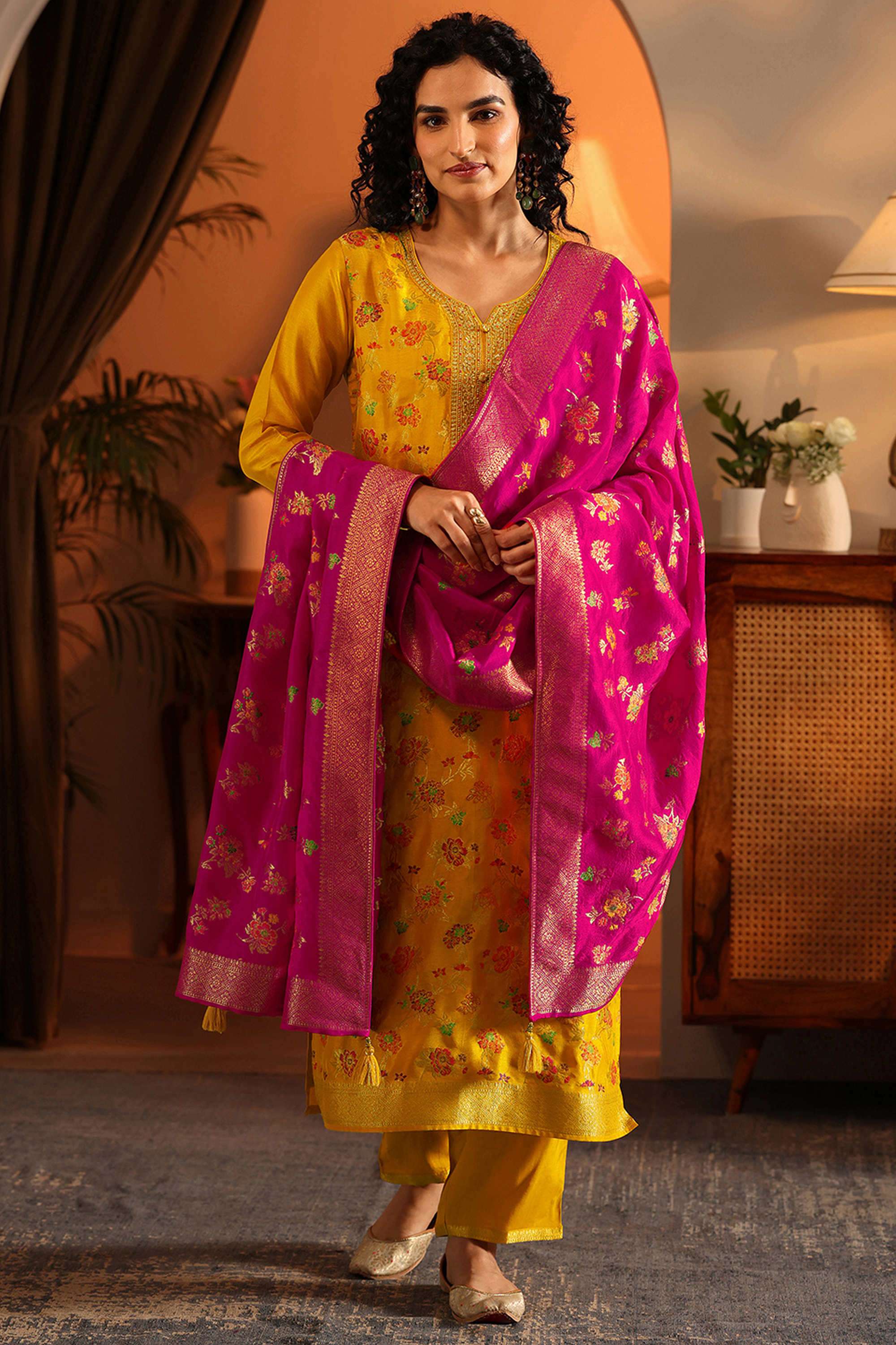 Floral-Blended-Fabric-Straight-Fit-Women-s-Kurta-Set