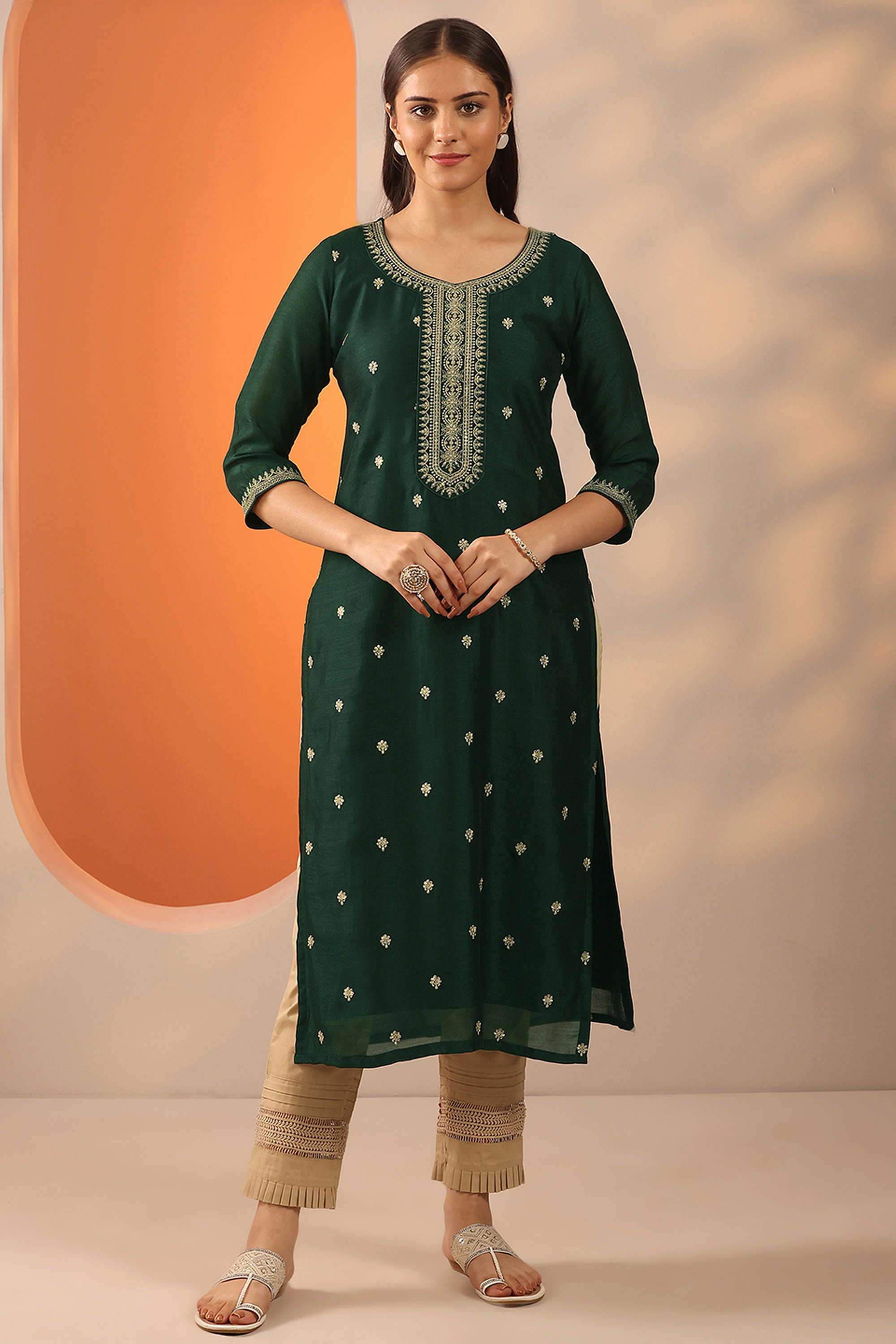 Embroidered-Silk-Blend-Round-Neck-Women-s-Festive-Wear-Kurta