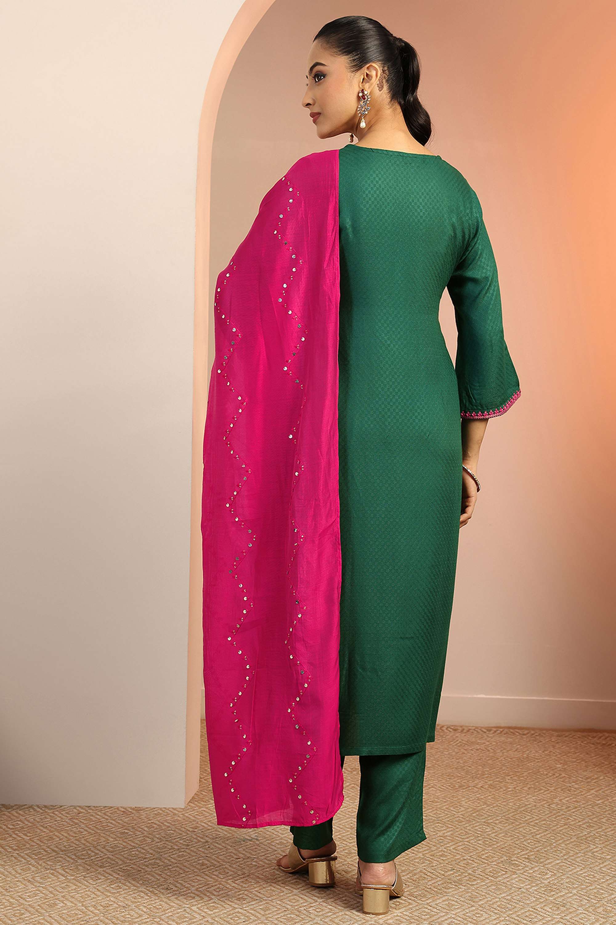Embroidered-Silk-Regular-Fit-V-Neck-Women-s-Casual-Wear-Kurta