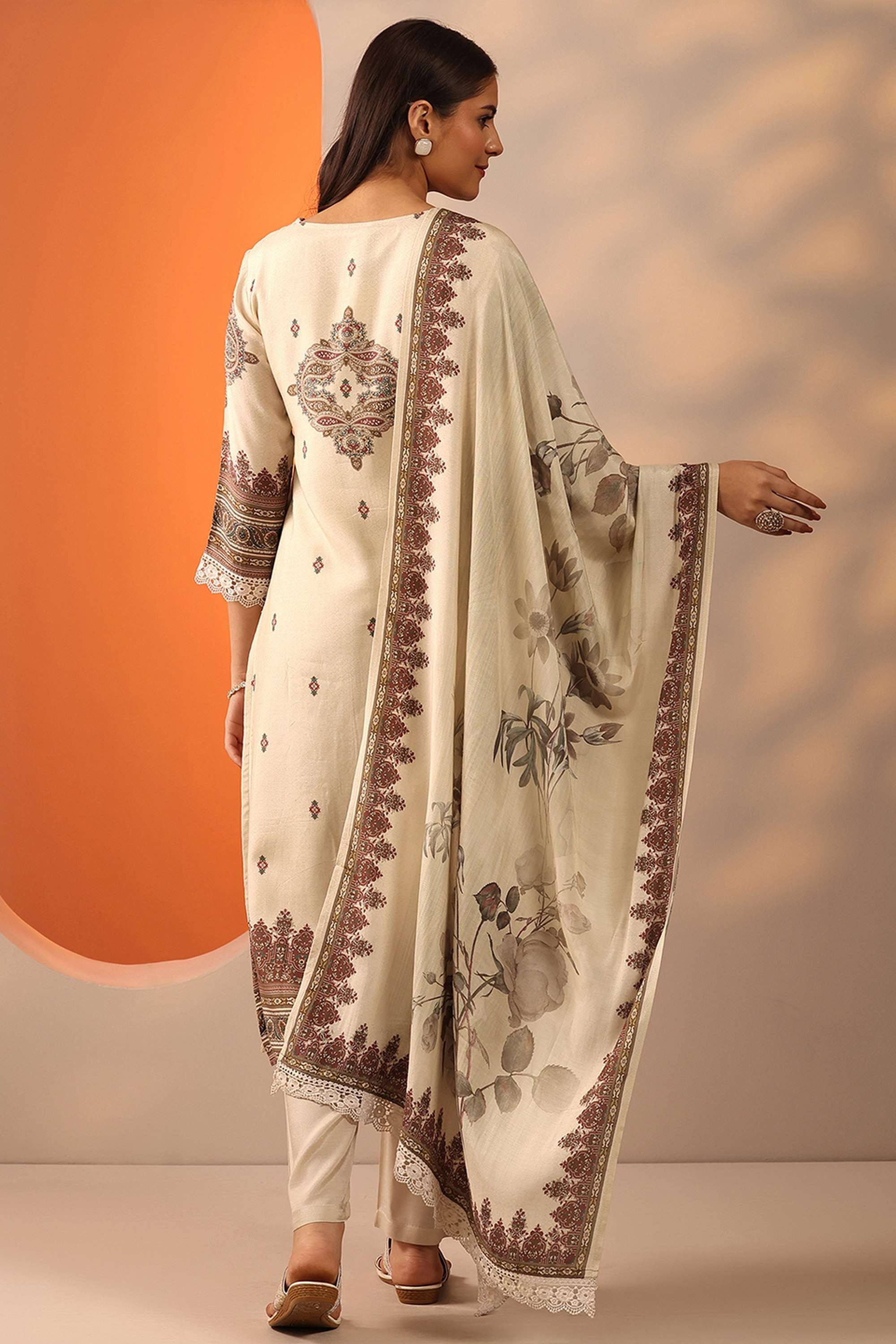 Floral-Silk-Regular-Fit-V-Neck-Women-s-Casual-Wear-Kurta