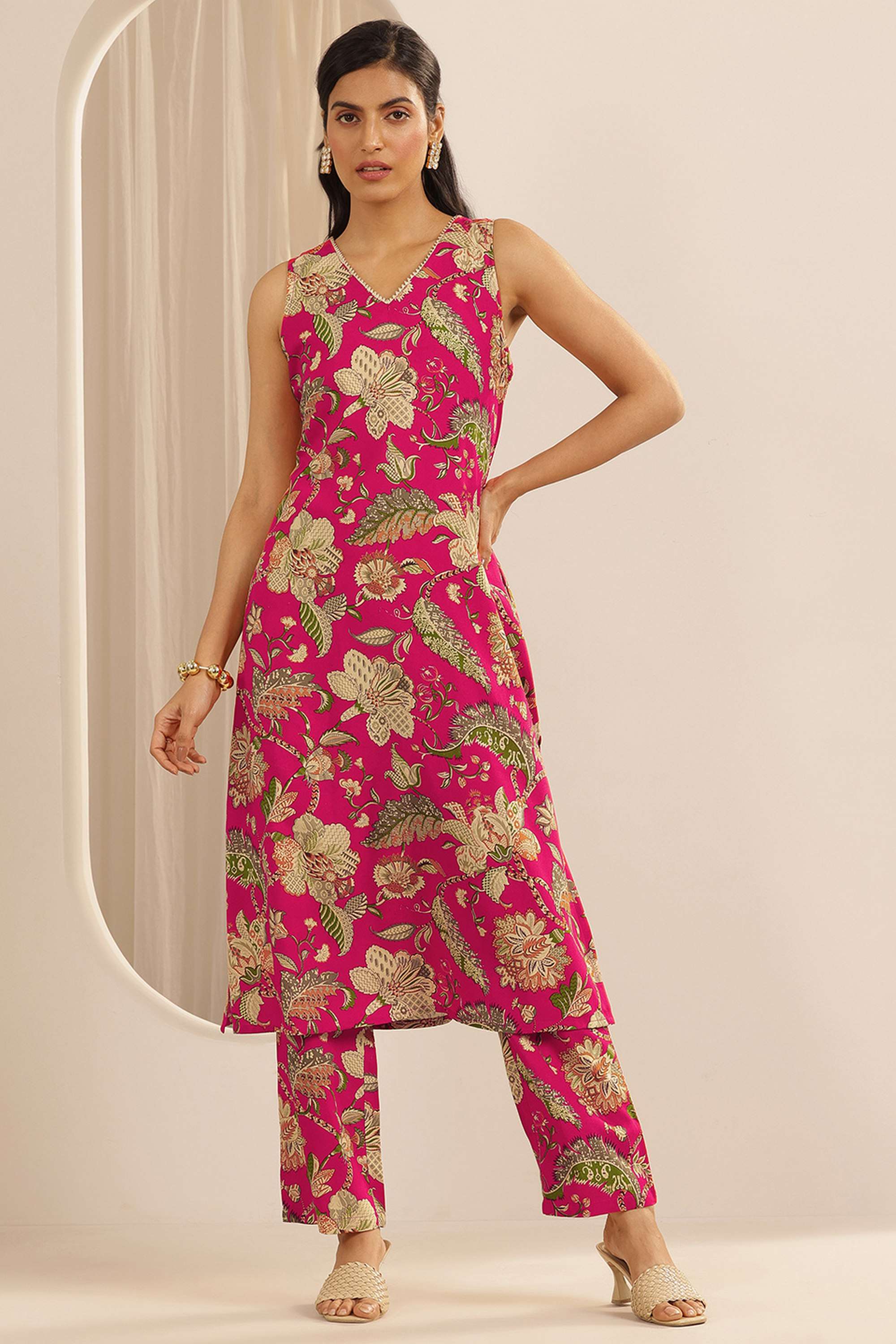 Traditional-V-Neck-Chinon-Women-Kurta-Set