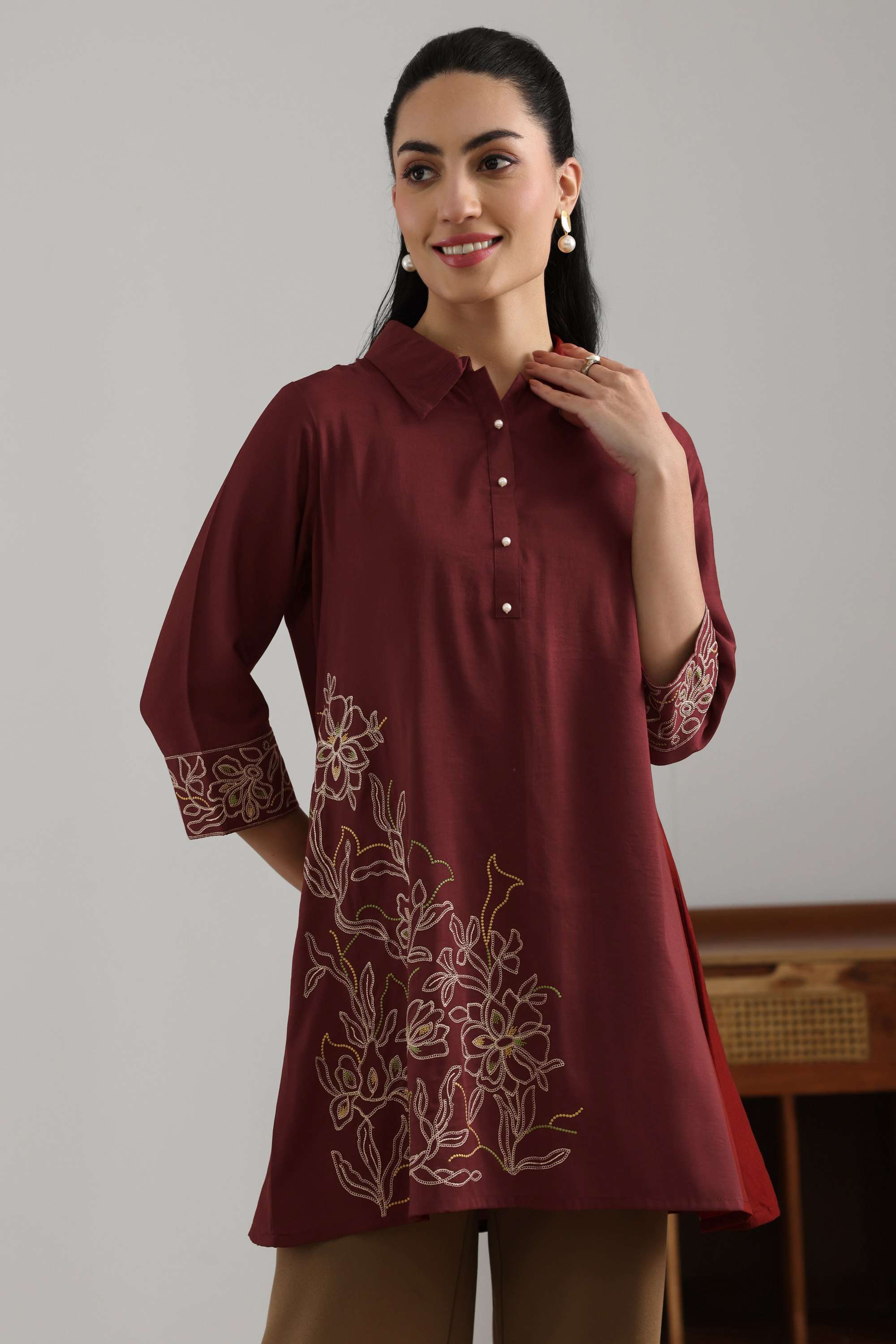 Floral-Blended-Fabric-Collared-Women-s-Casual-Wear-Kurti