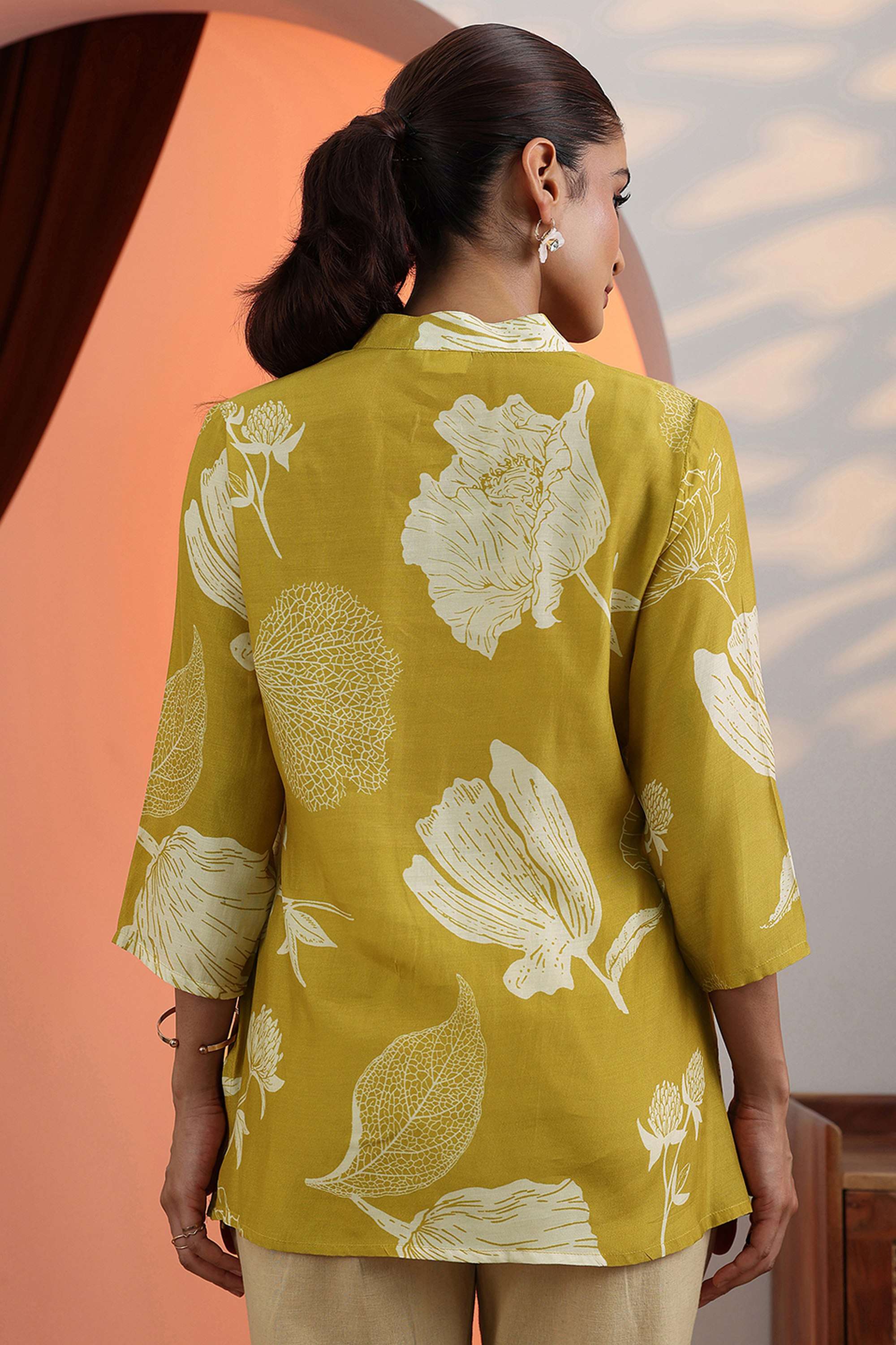 Floral-Blended-Fabric-Round-Neck-Women-s-Casual-Wear-Kurti