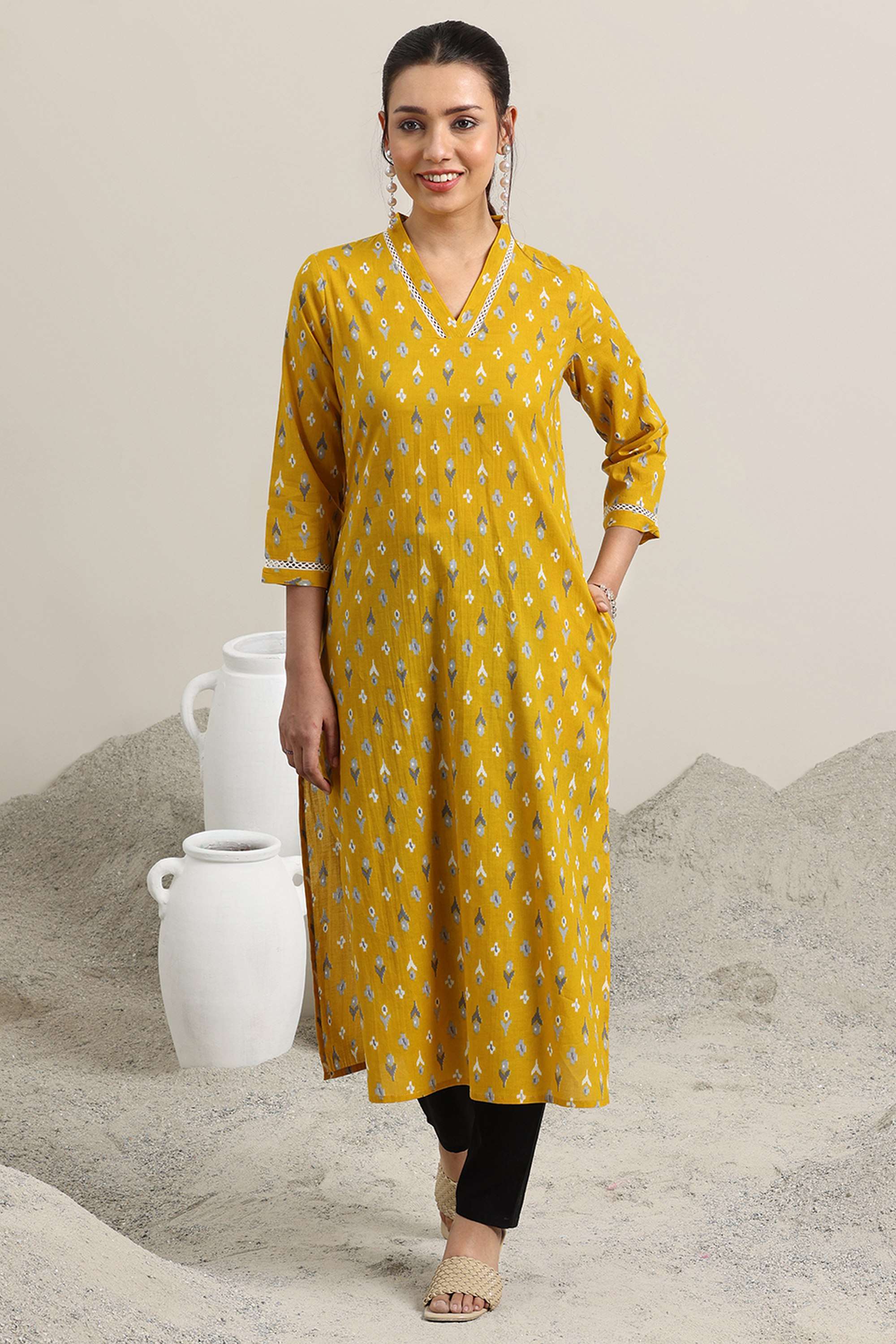 Textured-Cotton-V-Neck-Women-s-Festive-Wear-Kurta