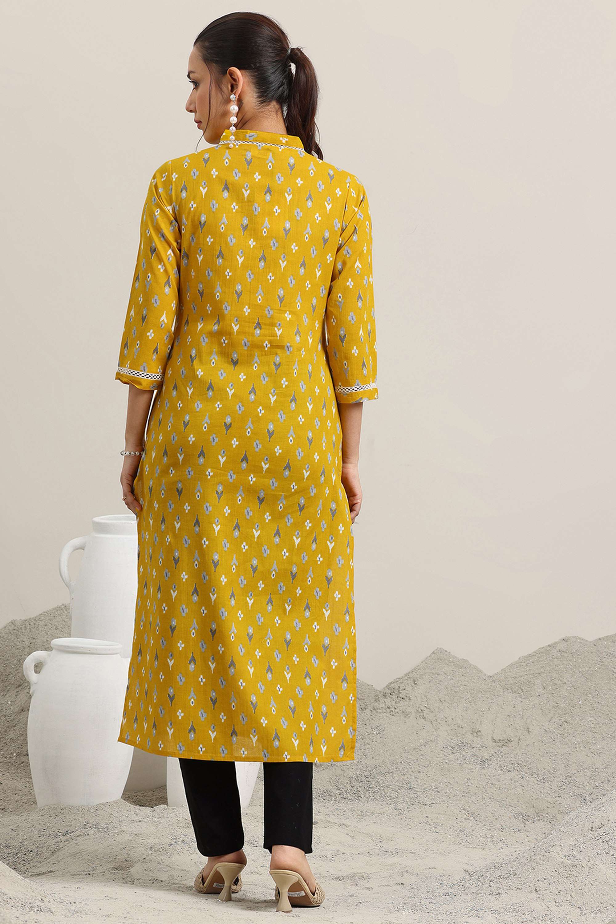 Textured-Cotton-V-Neck-Women-s-Festive-Wear-Kurta