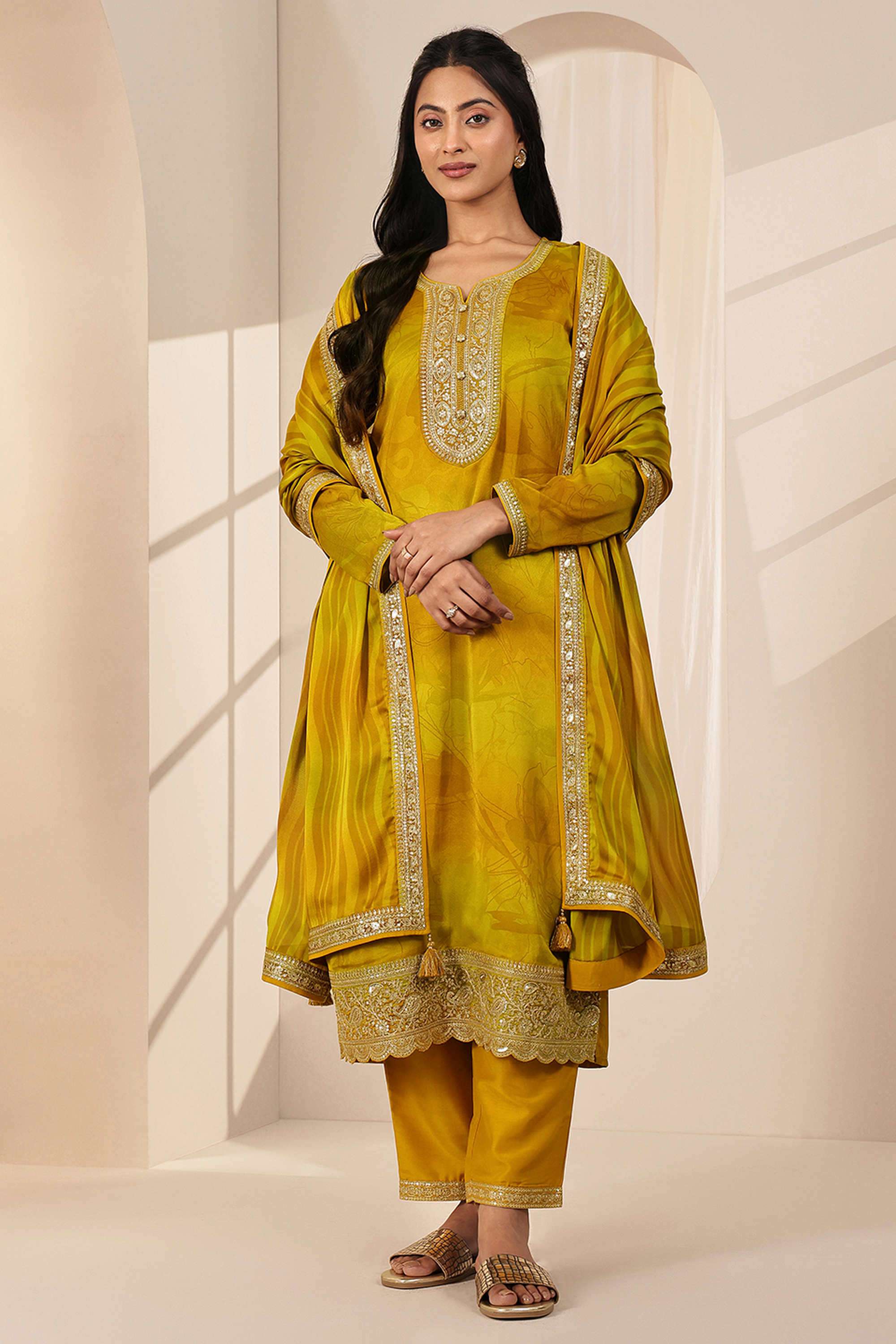 Floral-Blended-Fabric-Straight-Fit-Women-s-Kurta-Set