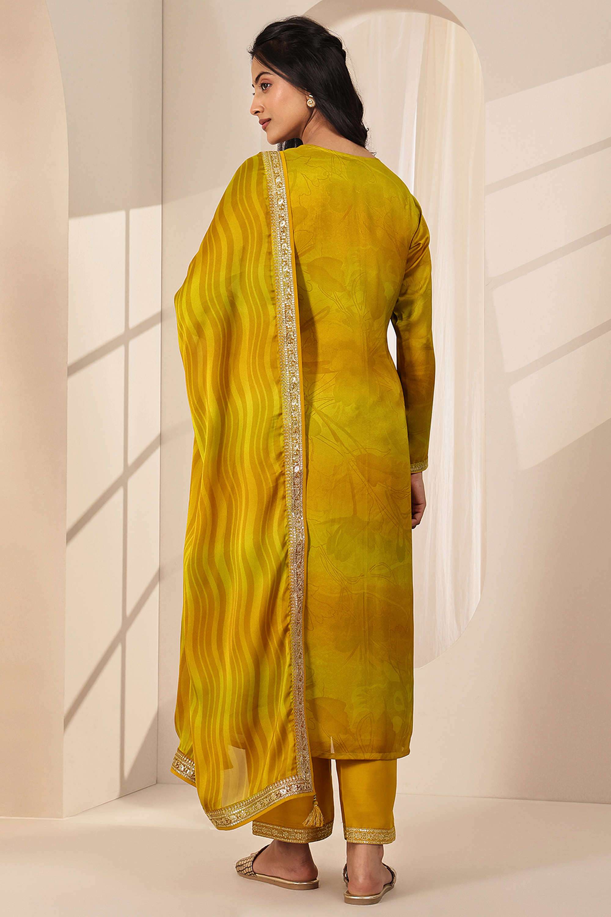 Floral-Blended-Fabric-Straight-Fit-Women-s-Kurta-Set