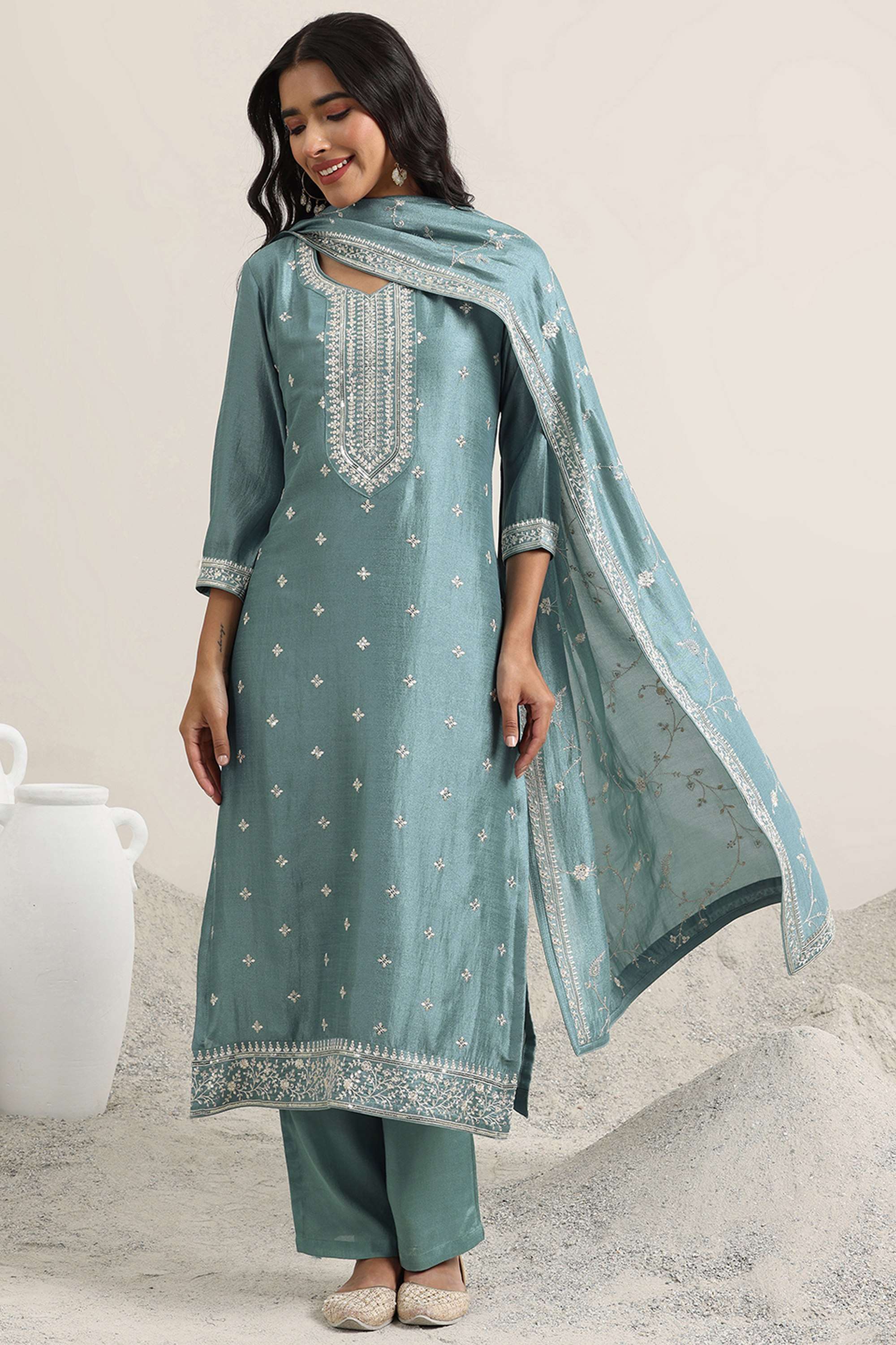 Embroidered-Blended-Fabric-V-Neck-Women-s-Festive-Wear-Kurta-Set