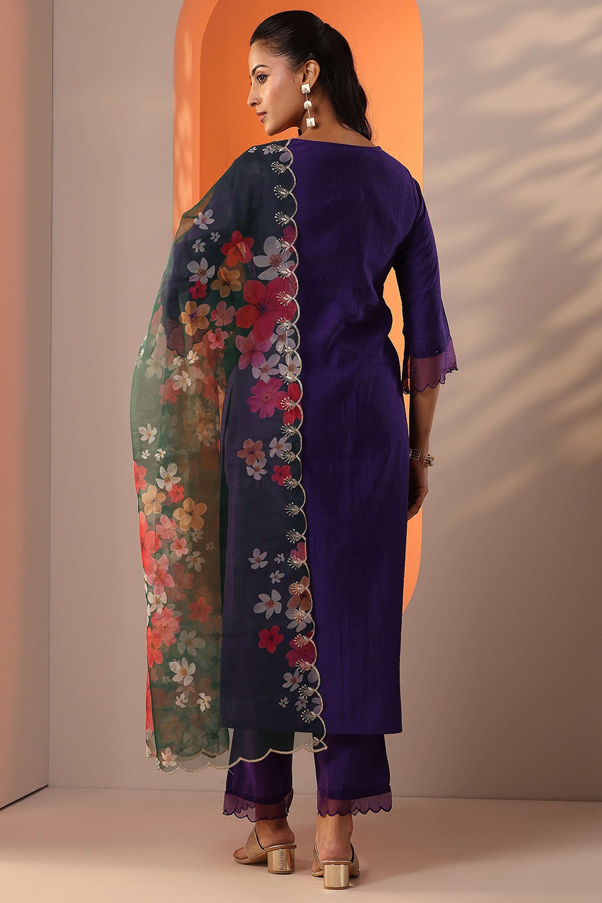 Textured-Blended-Fabric-Round-Neck-Women-s-Festive-Wear-Kurta-Set