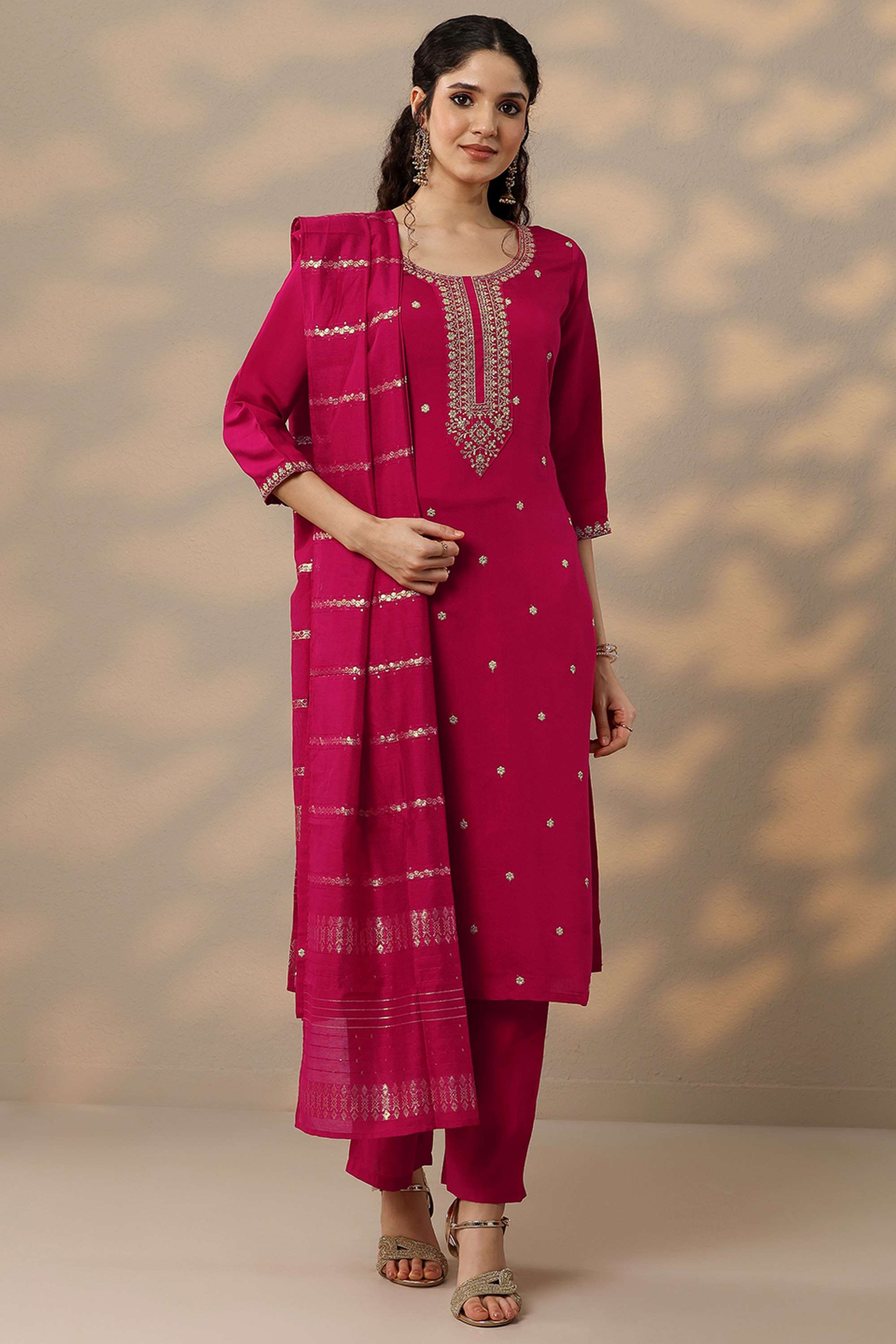 Textured-Blended-Fabric-Round-Neck-Women-s-Festive-Wear-Kurta-Set