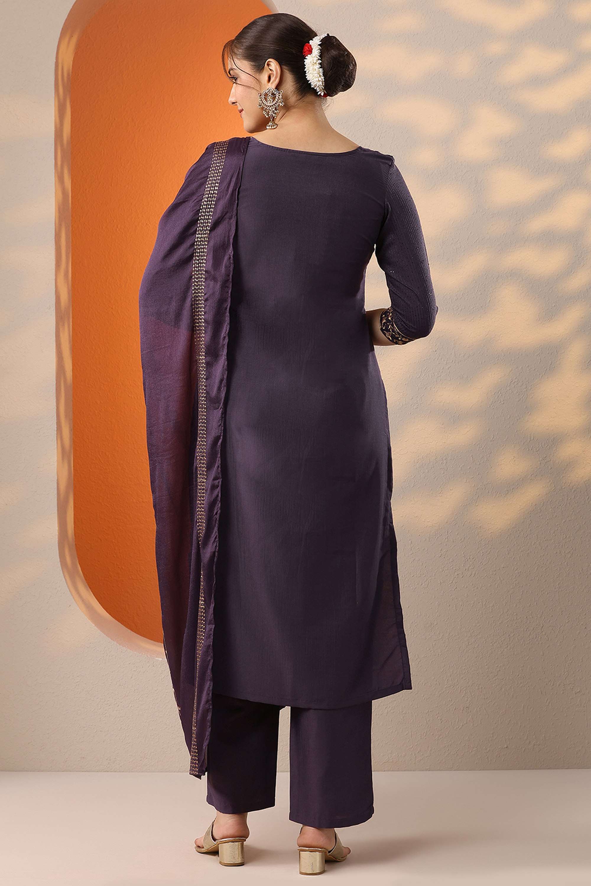 Floral-Blended-Fabric-Round-Neck-Women-s-Festive-Wear-Kurta-Set