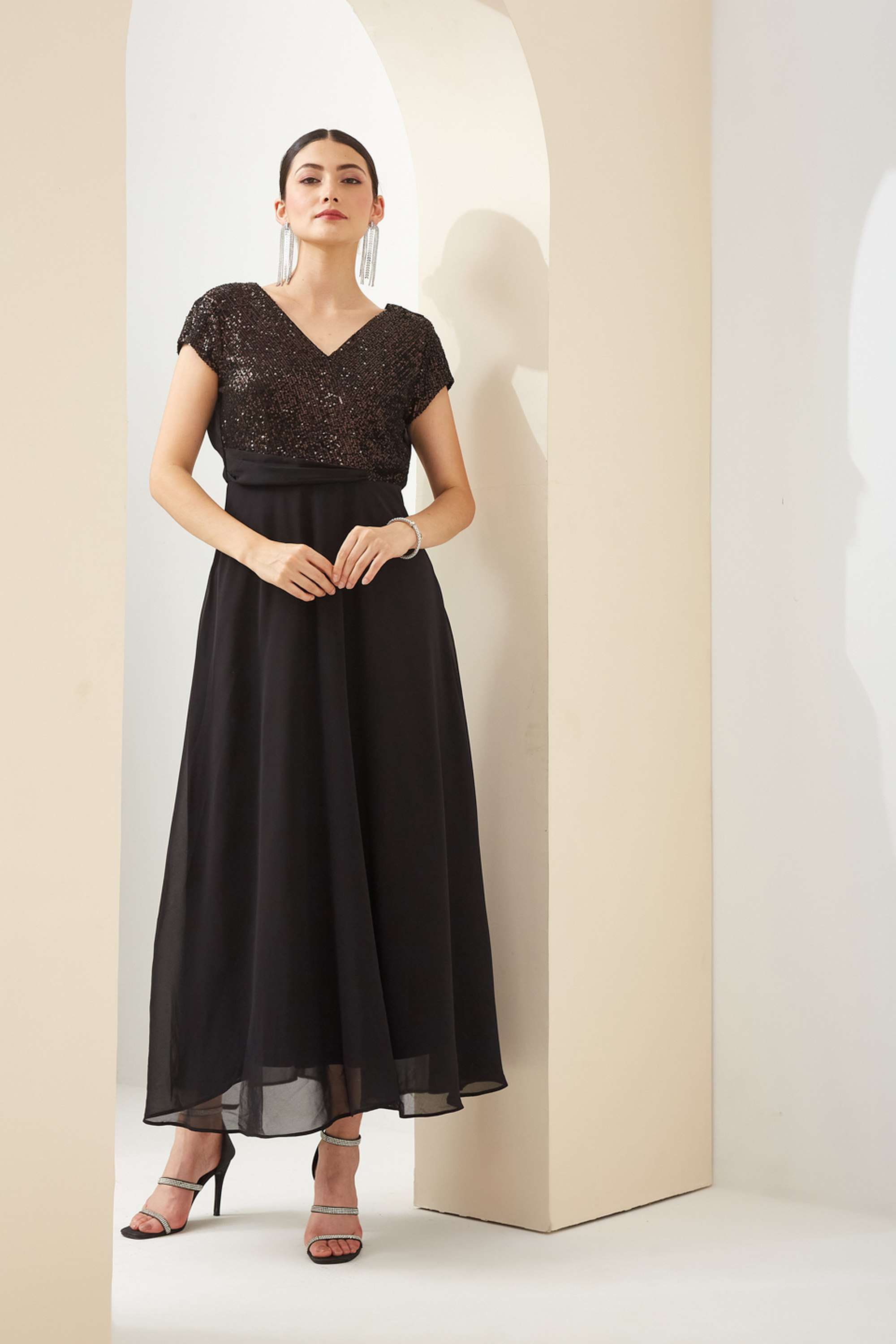 Embellished-Polyester-V-Neck-Short-Sleeves-Party-Wear-Women-Dress