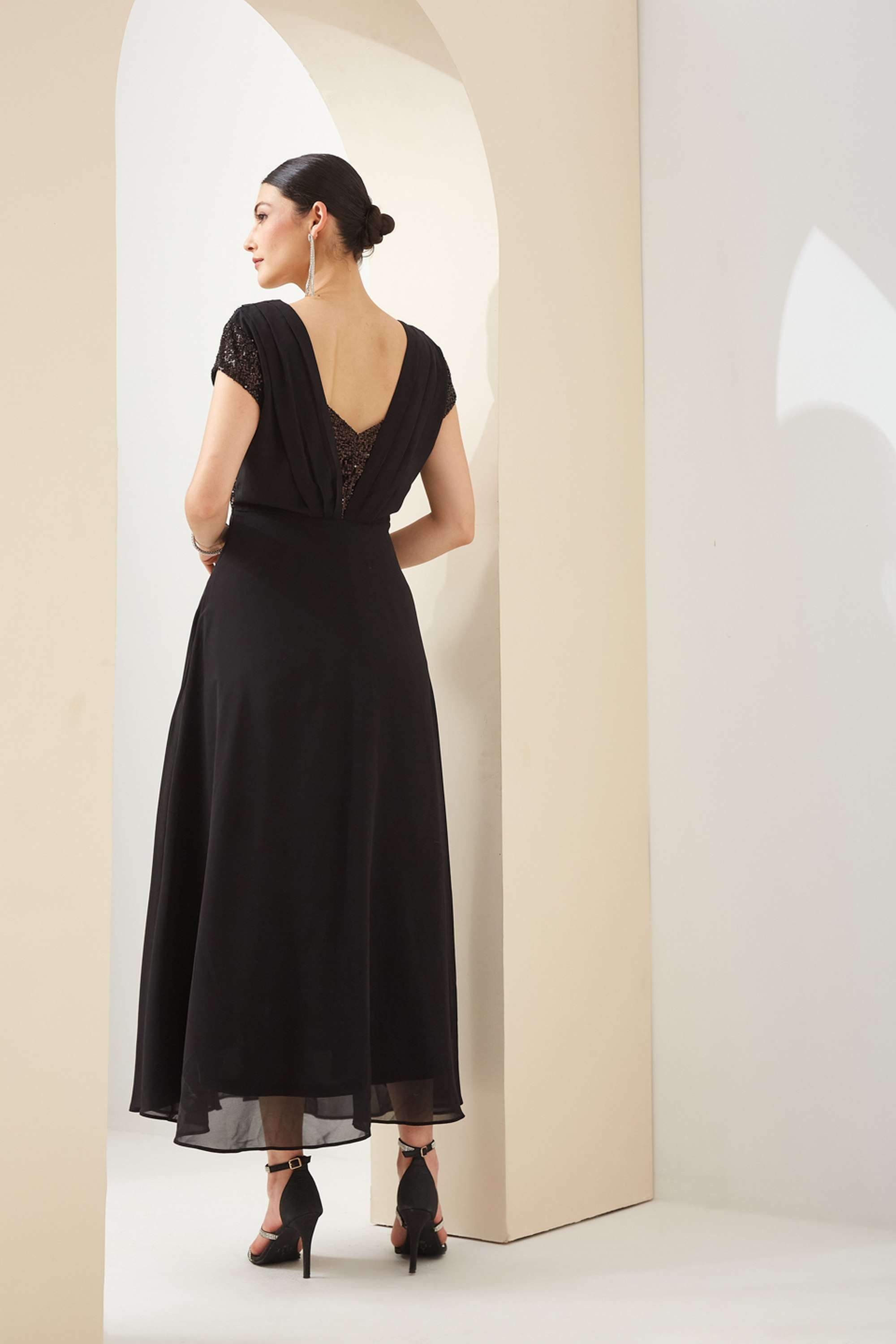 Embellished-Polyester-V-Neck-Short-Sleeves-Party-Wear-Women-Dress