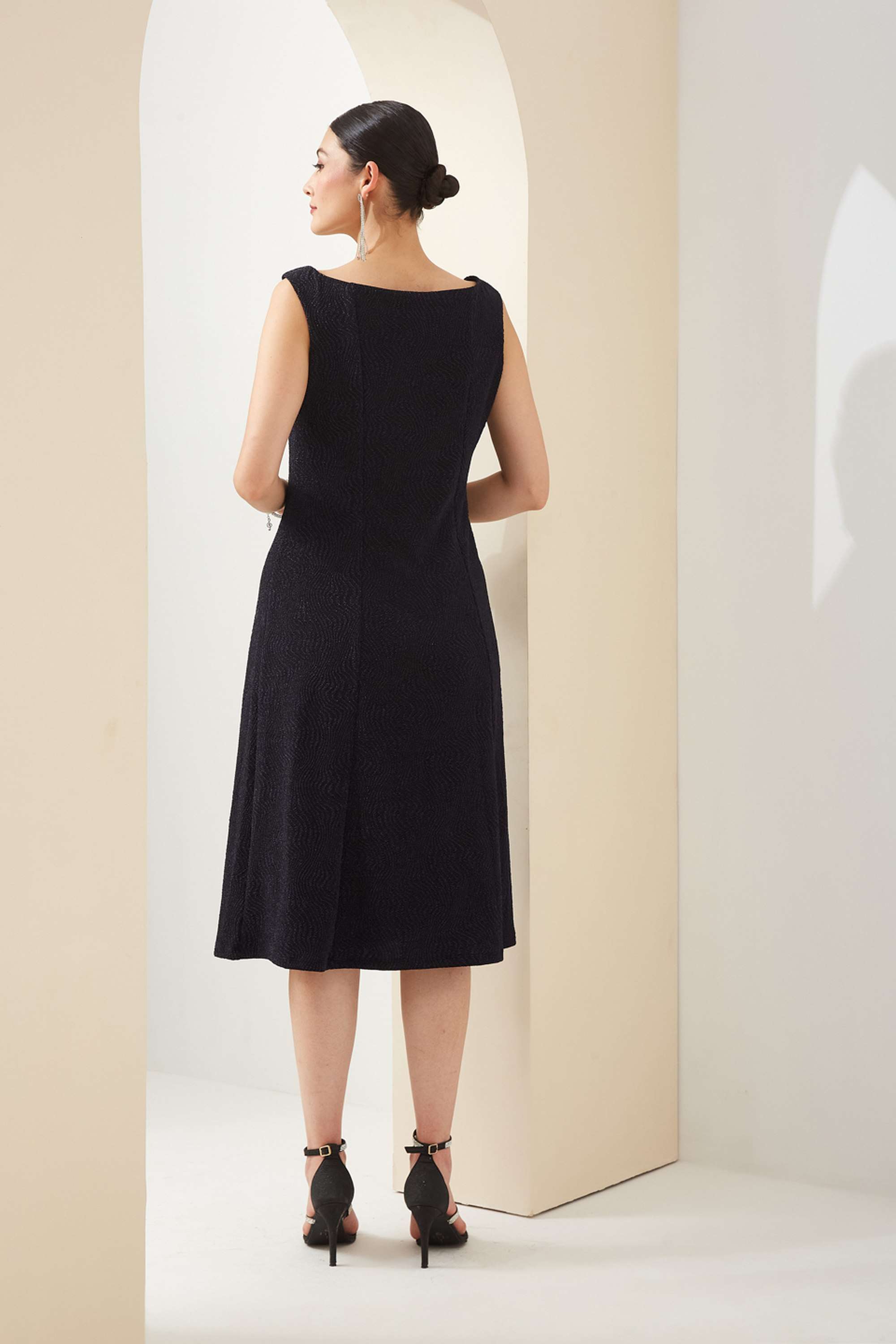 Solid-Nylon-V-Neck-Sleeveless-Party-Wear-Women-Dress