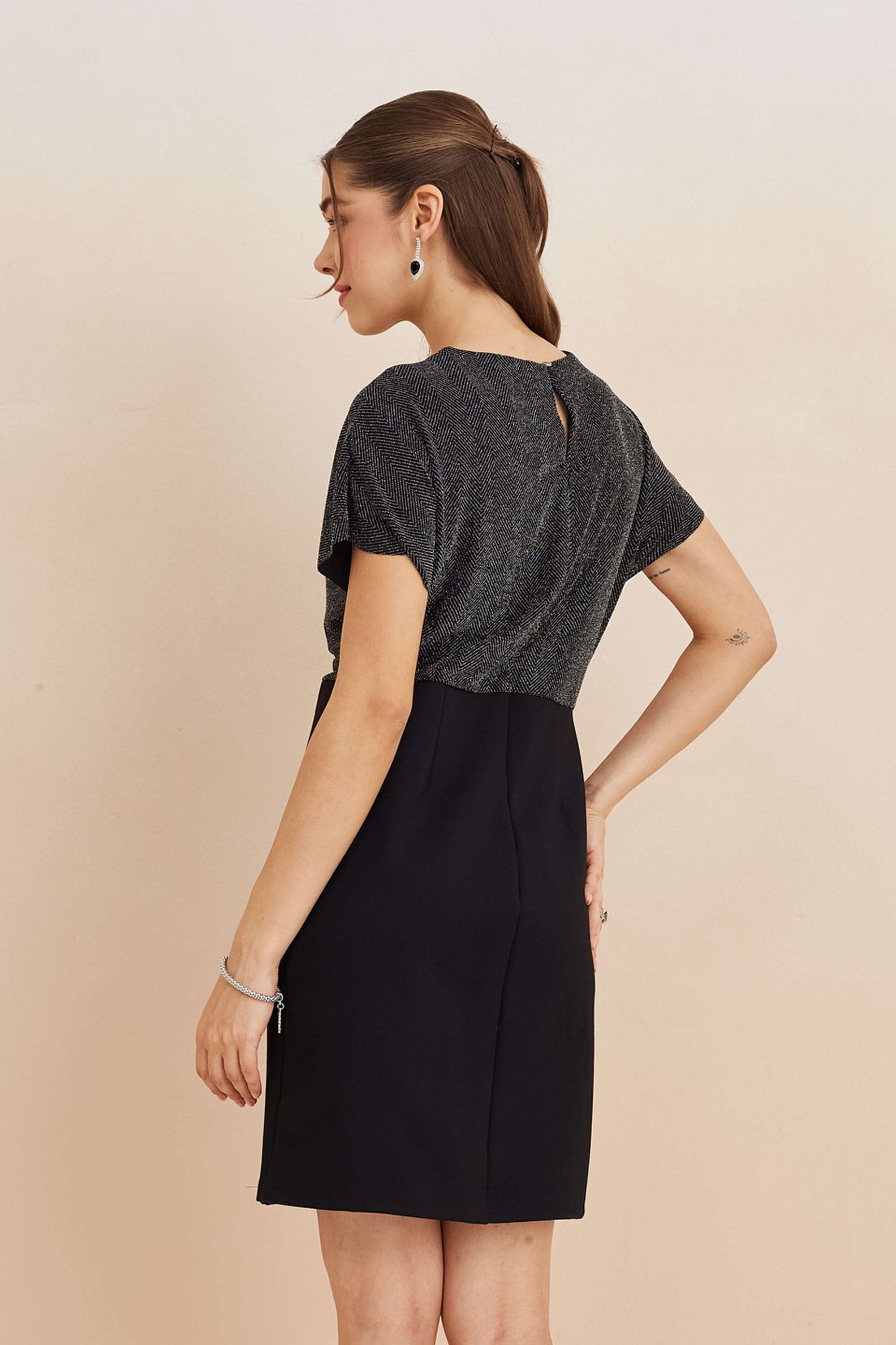 Solid-Nylon-V-Neck-Women-s-Dress