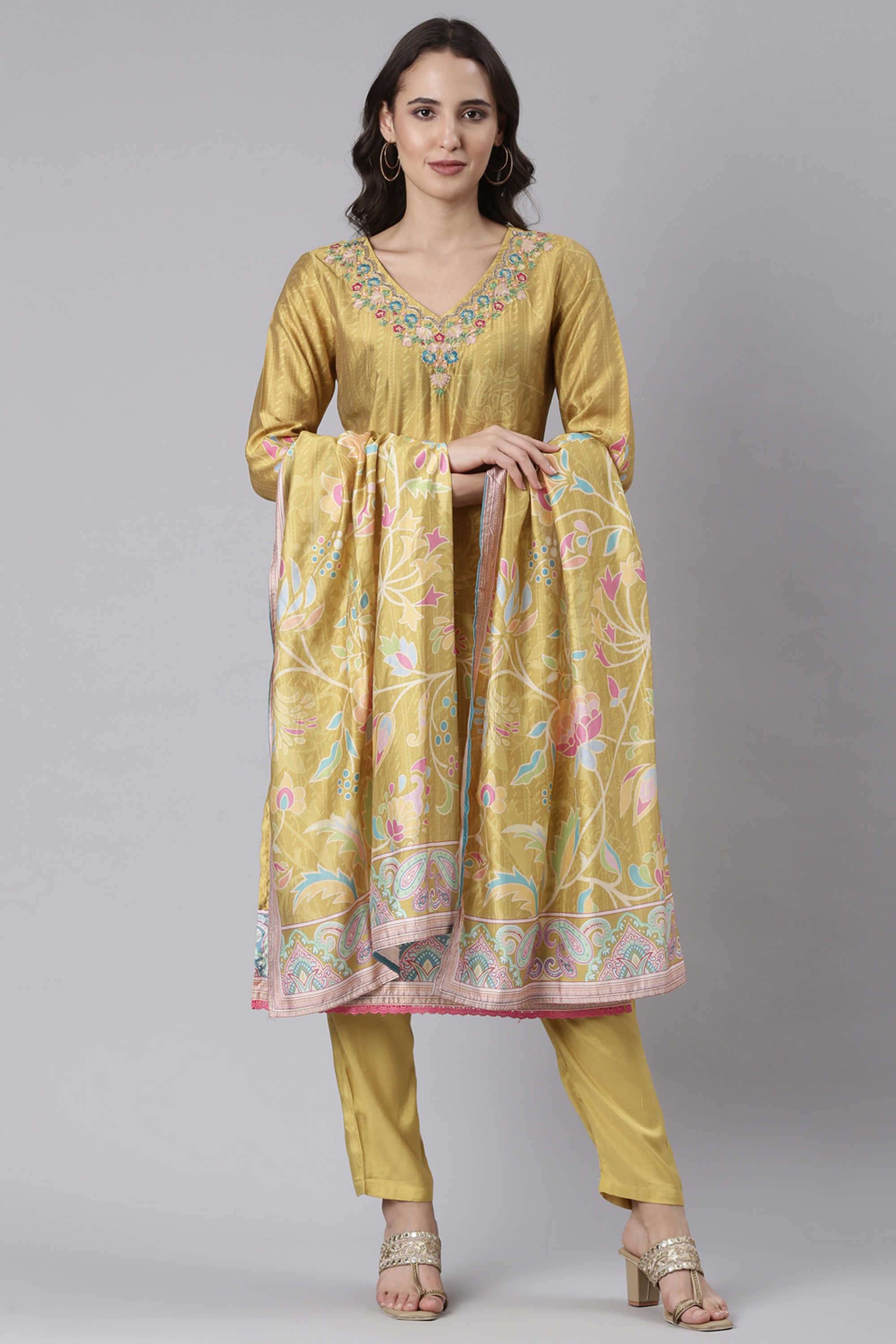 Embellished-Modal-V-Neck-Women-s-Casual-Wear-Kurta-Set