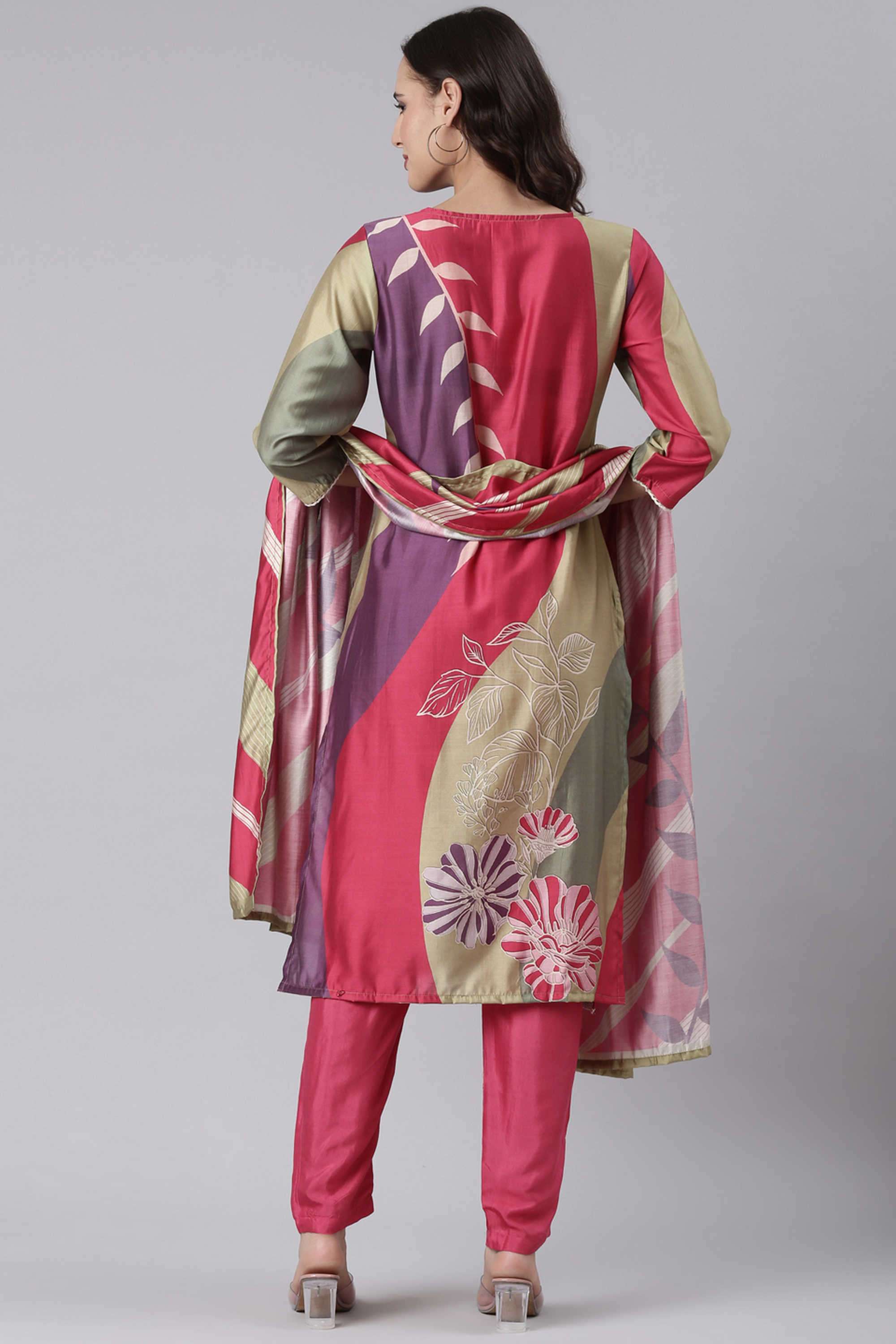 Floral-Blended-Fabric-V-Neck-Women-s-Casual-Wear-Kurta-Set