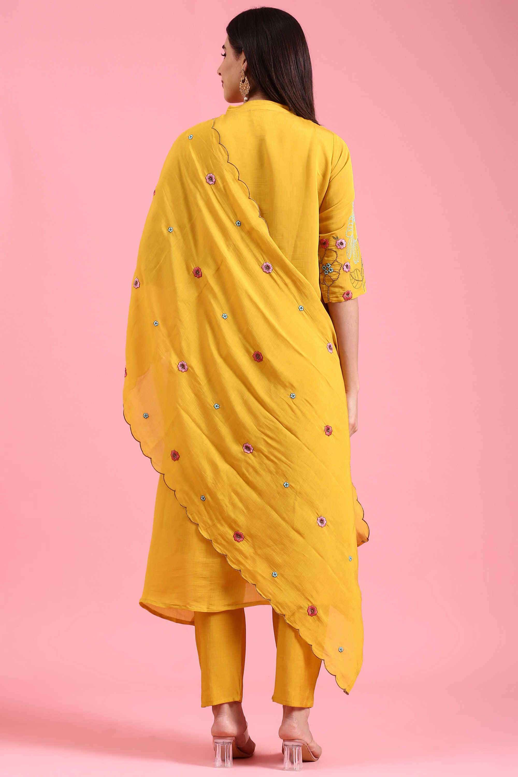 Embellished-Chanderi-Women-s-Festive-Wear-Kurta-Set