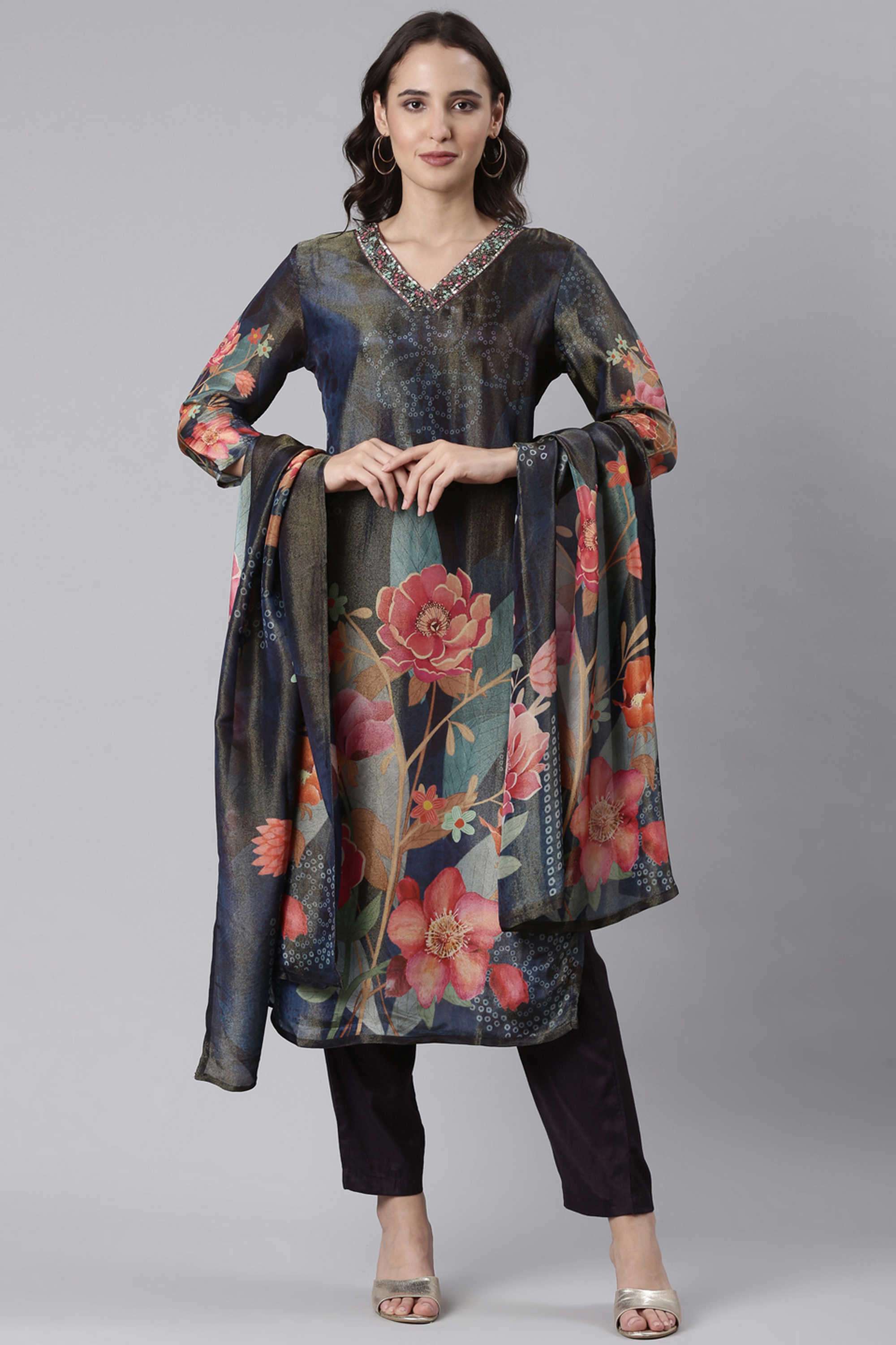 Printed-Blended-Fabric-V-Neck-Women-s-Casual-Wear-Kurta-Set