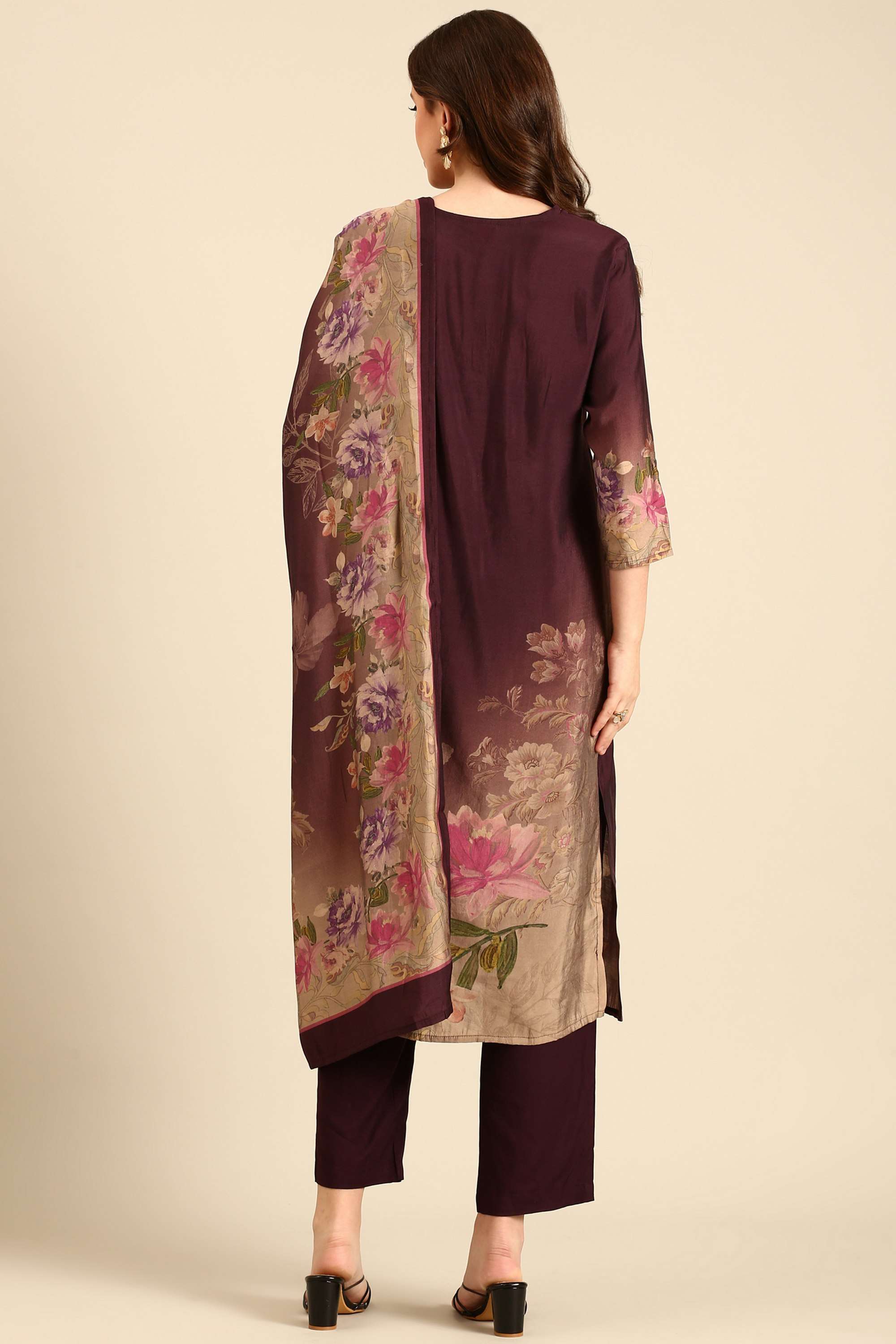 Embroidered-Polyester-V-Neck-Women-s-Casual-Wear-Kurta-Set