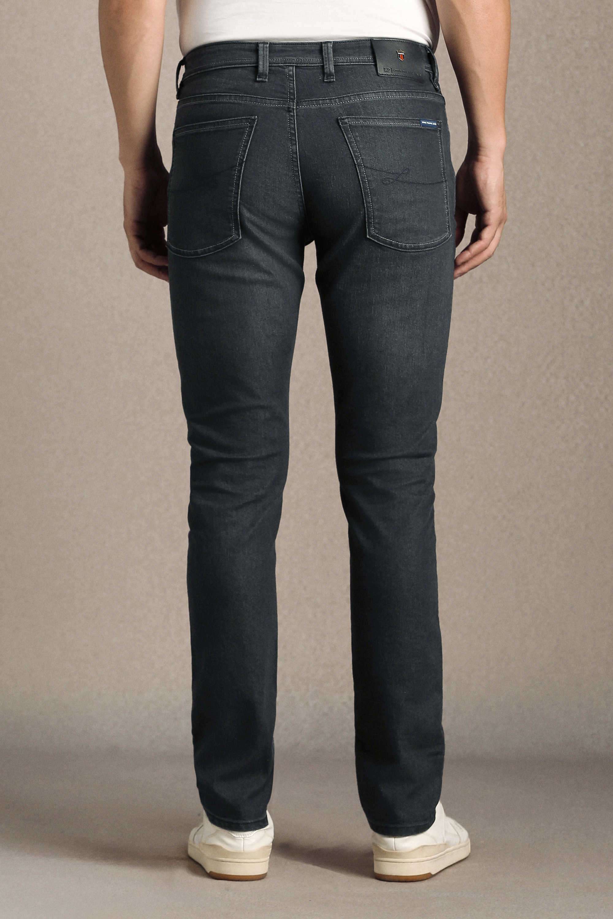 Blended-Fabric-Slim-Fit-Men-Jeans