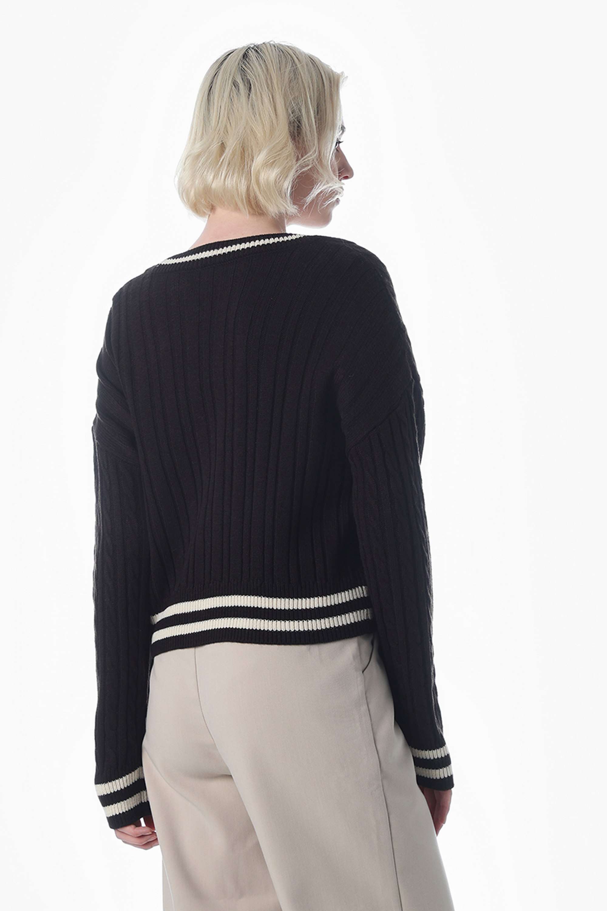 Solid-Scoop-Neck-Acrylic-Women-Casual-Wear-Cardigan