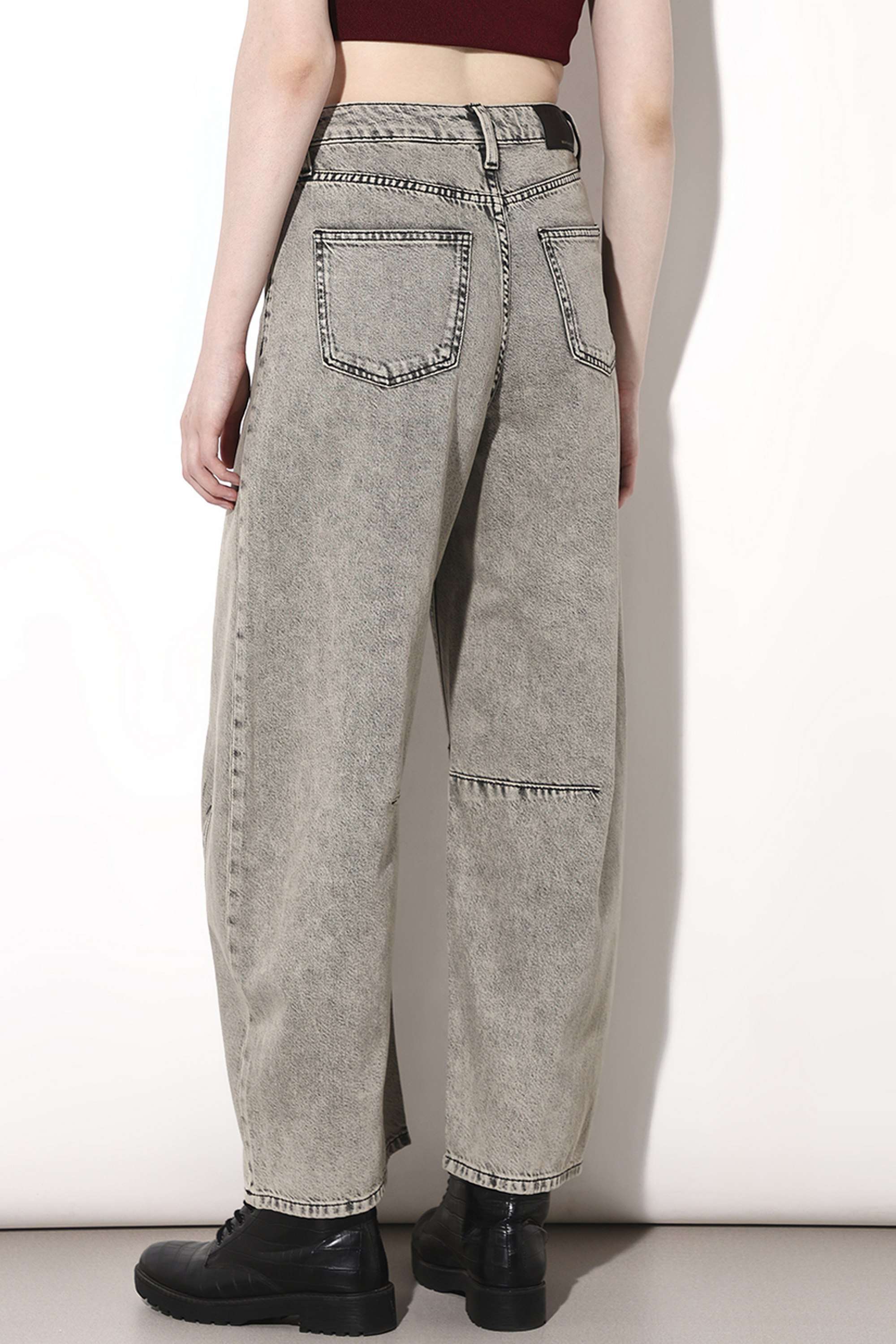 Solid-Relaxed-Fit-Cotton-Women-Casual-Wear-Light-Wash-Jeans