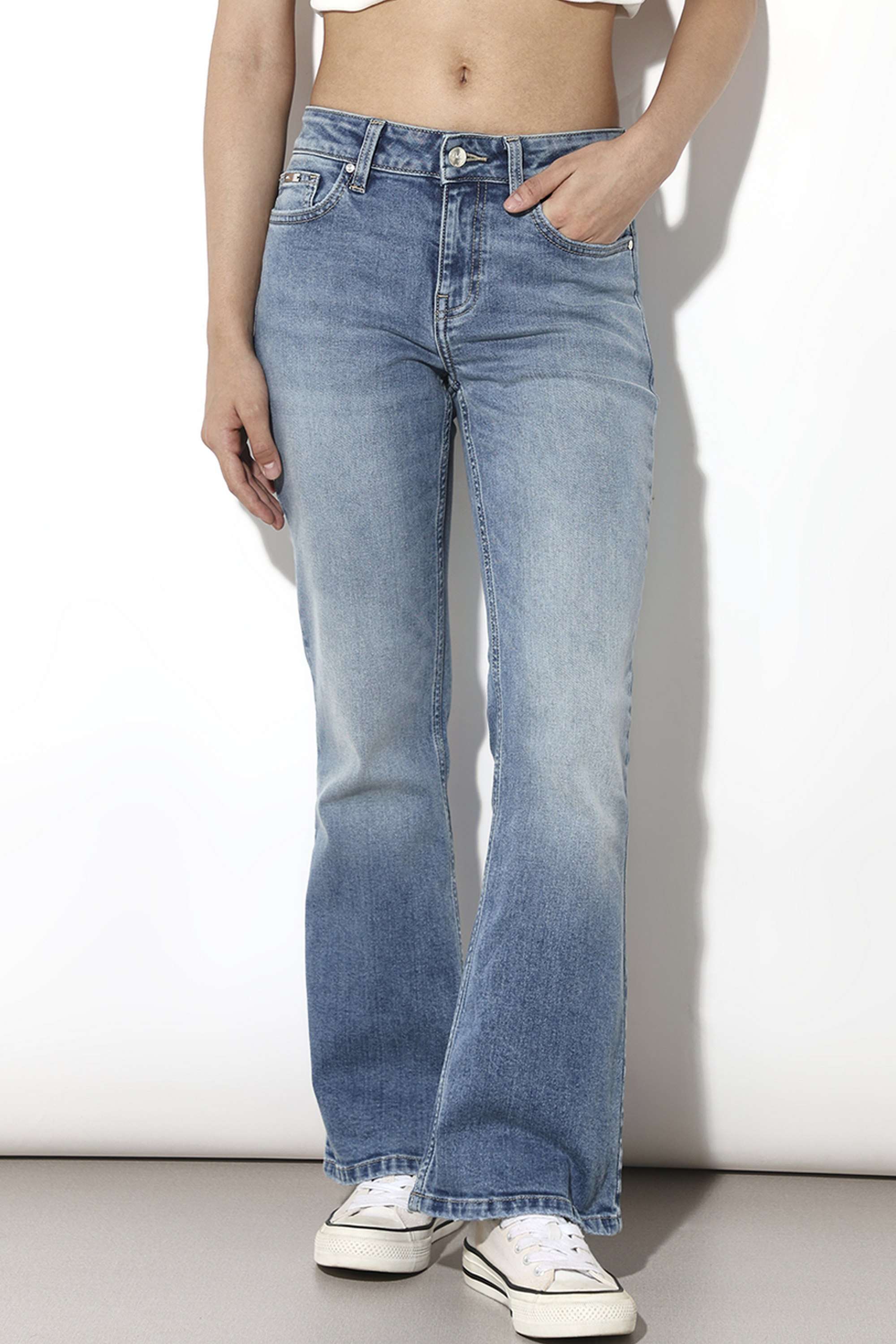 Solid-Regular-Fit-Cotton-Women-Casual-Wear-Light-Wash-Jeans