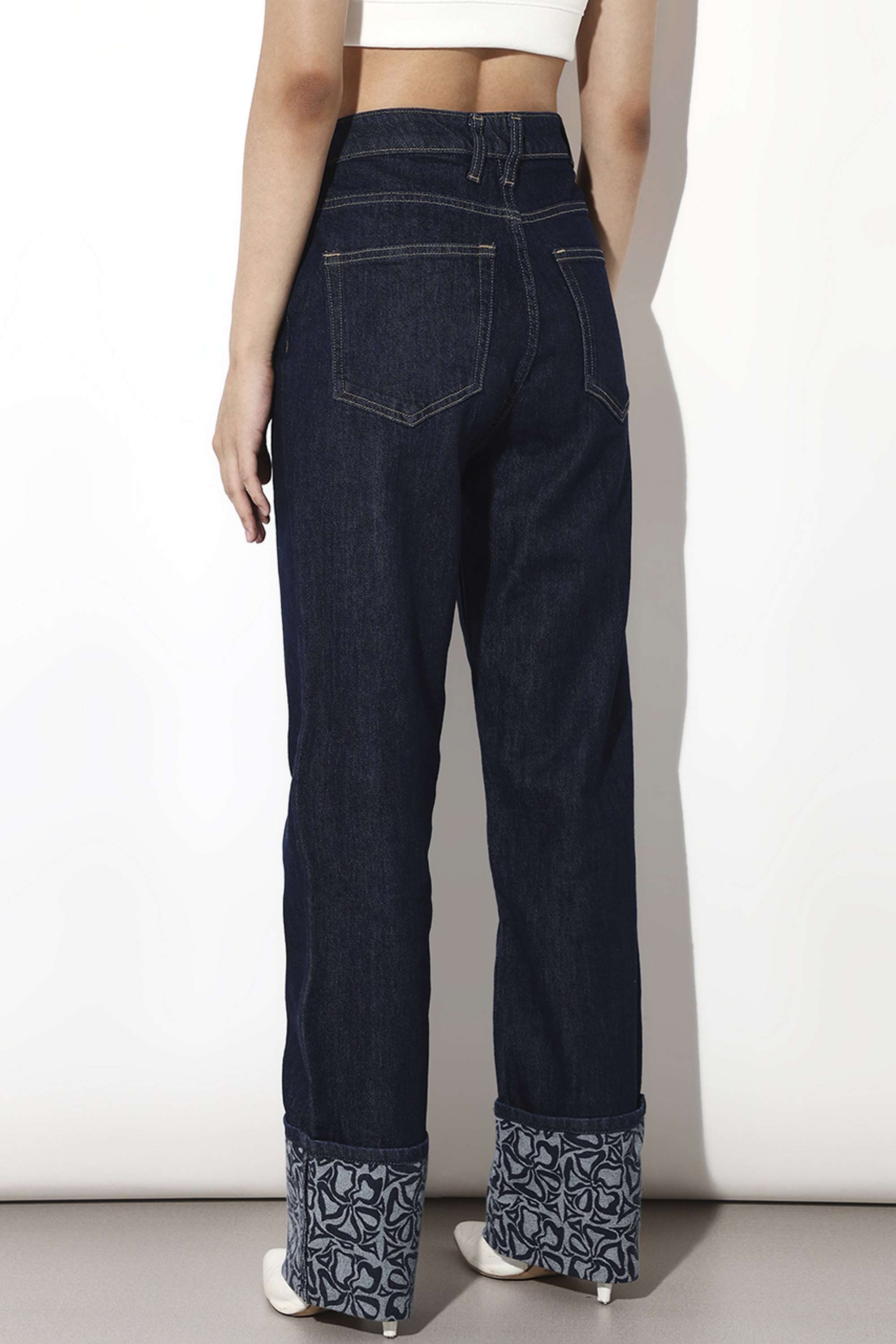 Solid-Straight-Fit-Cotton-Women-Casual-Wear-Light-Wash-Jeans