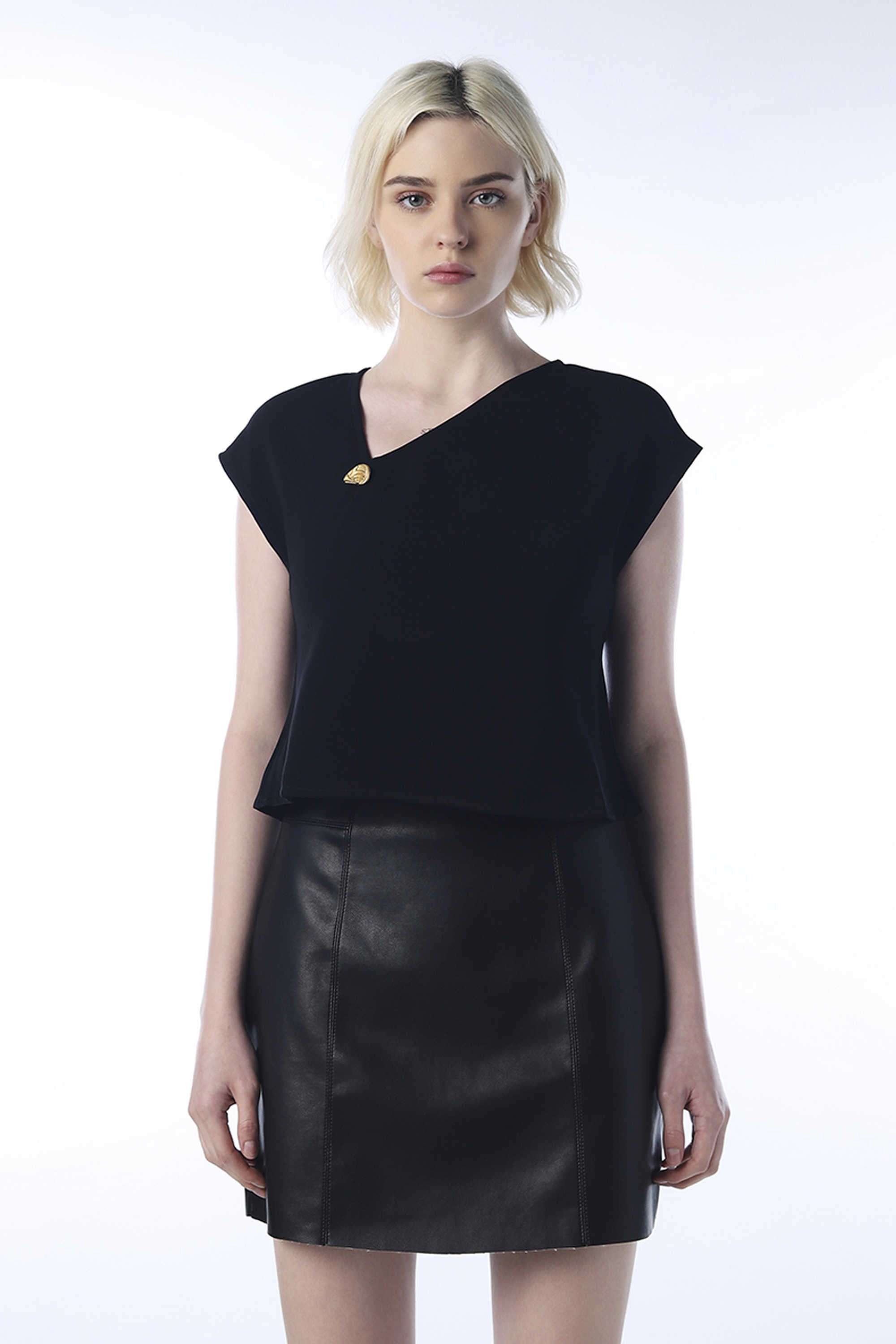 Solid-Polyester-V-Neck-Women-s-Top