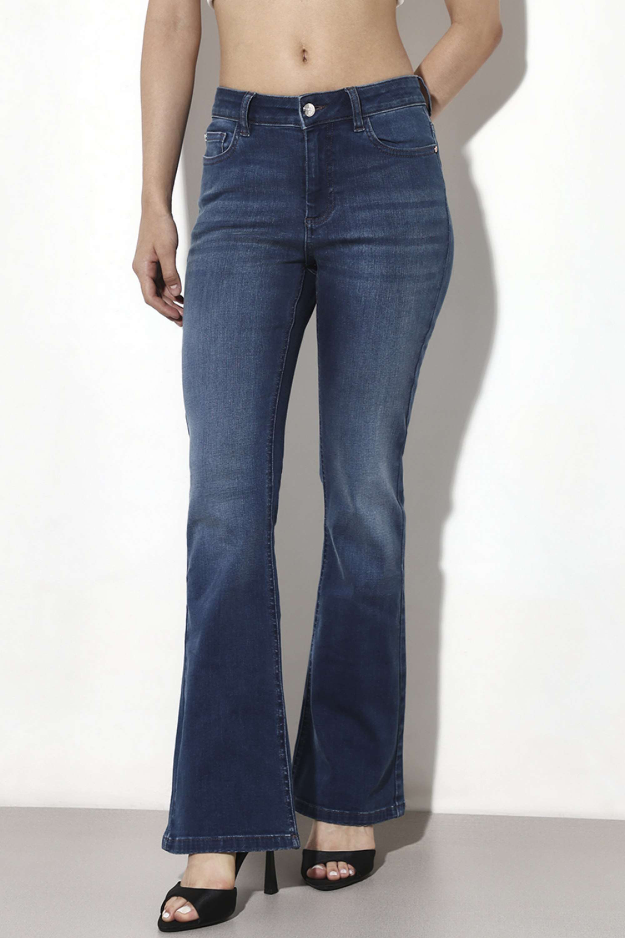 Solid-Regular-Fit-Cotton-Women-Casual-Wear-Light-Wash-Jeans