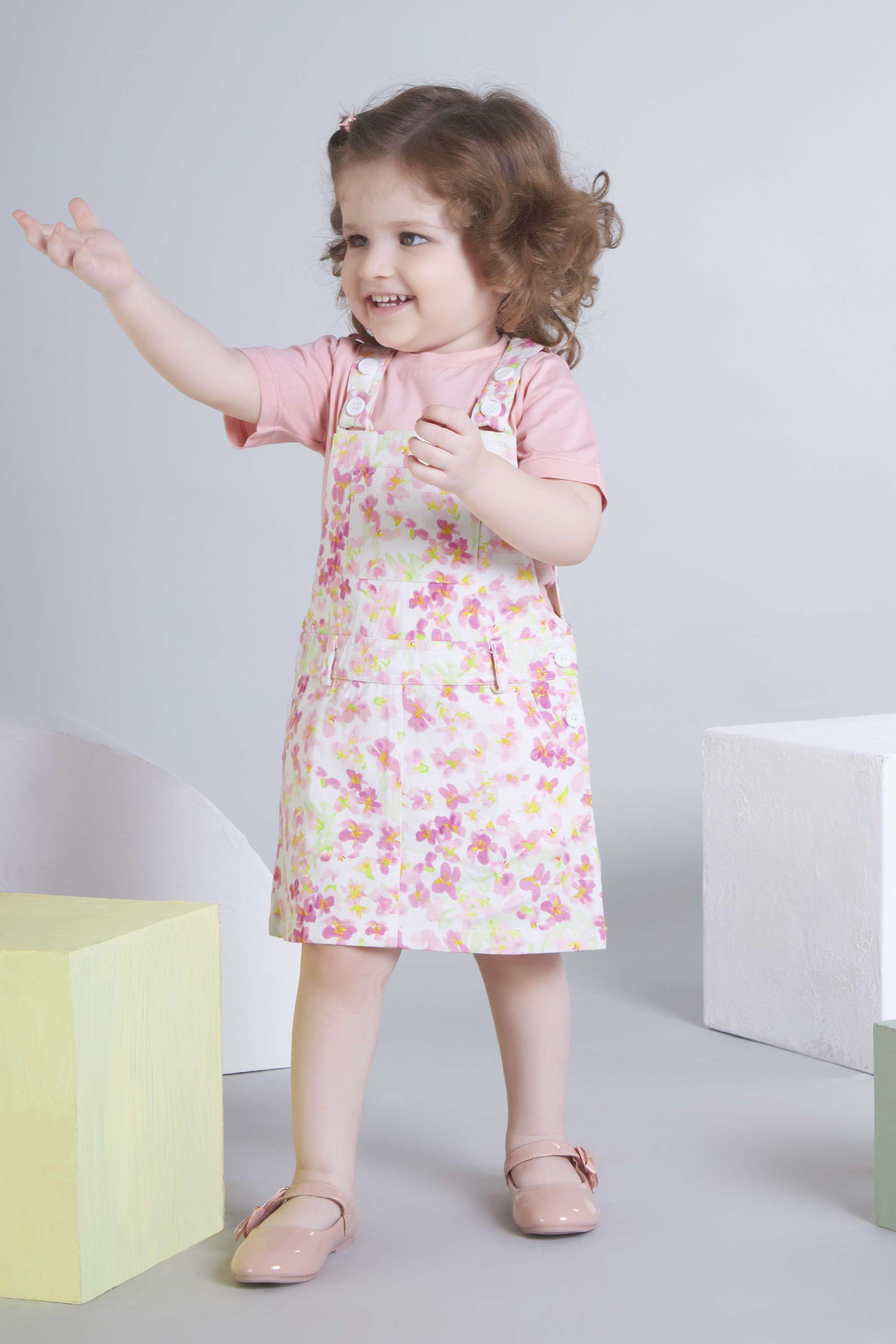 Girls-Knee-Length-Casual-Wear-Dungaree-Set