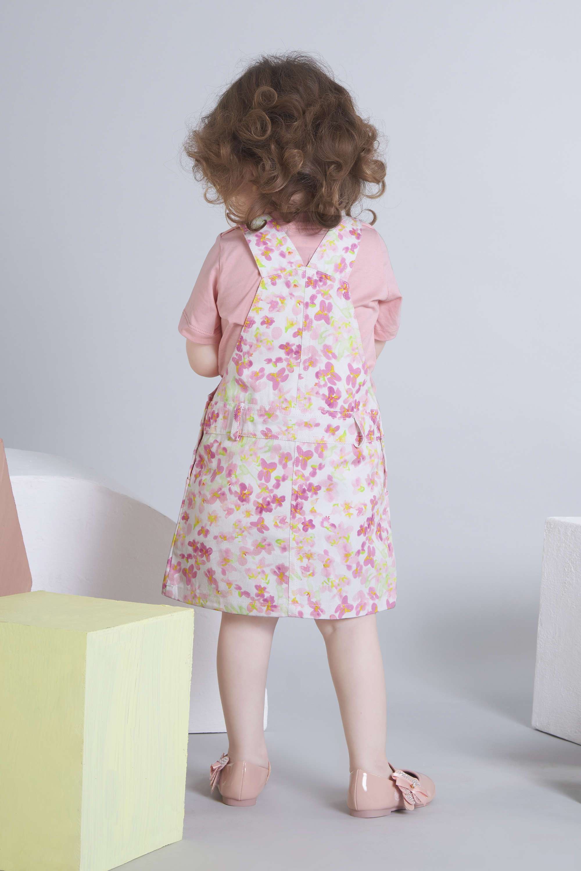 Girls-Knee-Length-Casual-Wear-Dungaree-Set