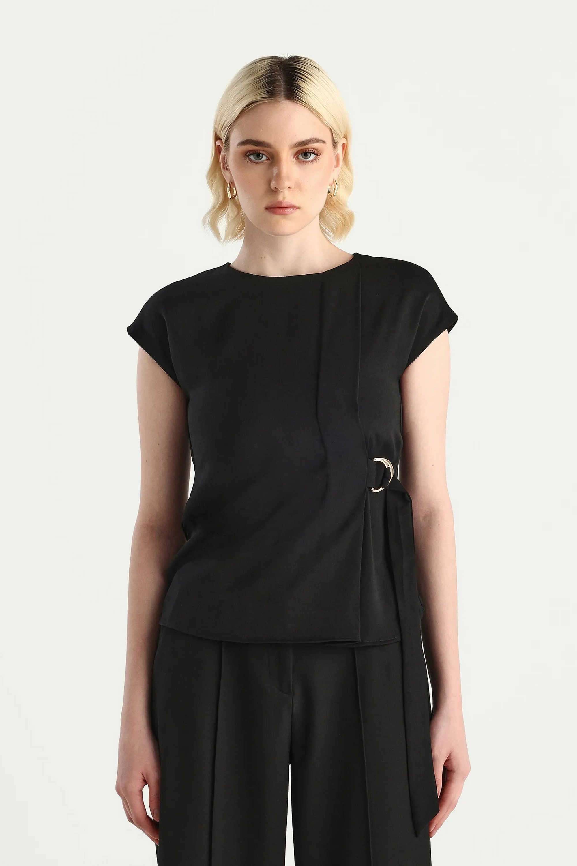 Solid-Polyester-Round-Neck-Women-s-Top