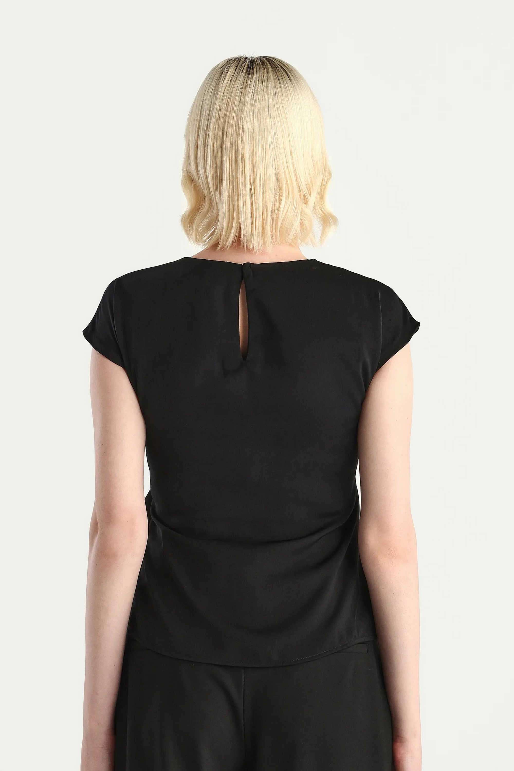 Solid-Polyester-Round-Neck-Women-s-Top