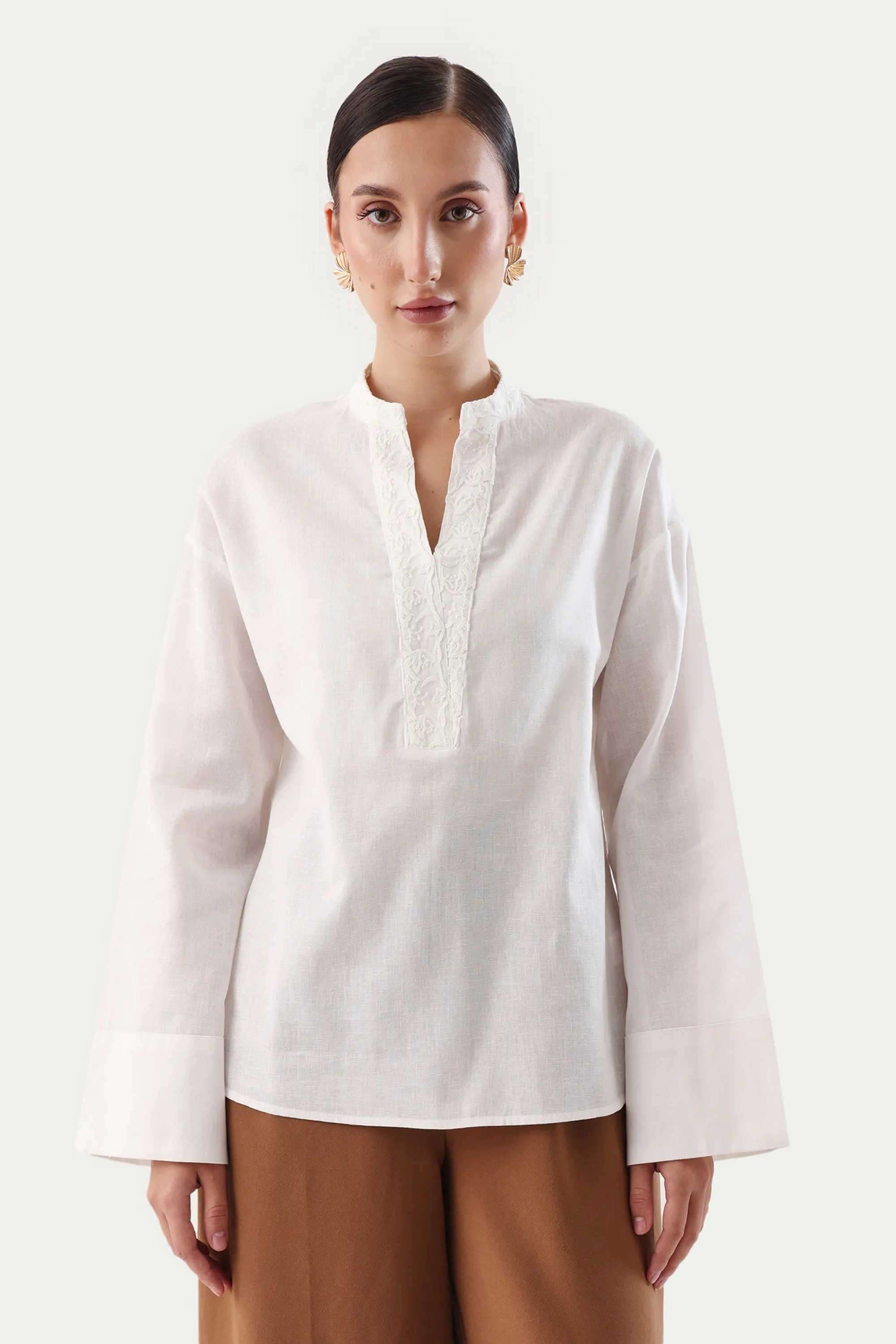 Solid-Blended-Fabric-Collared-Women-s-Top