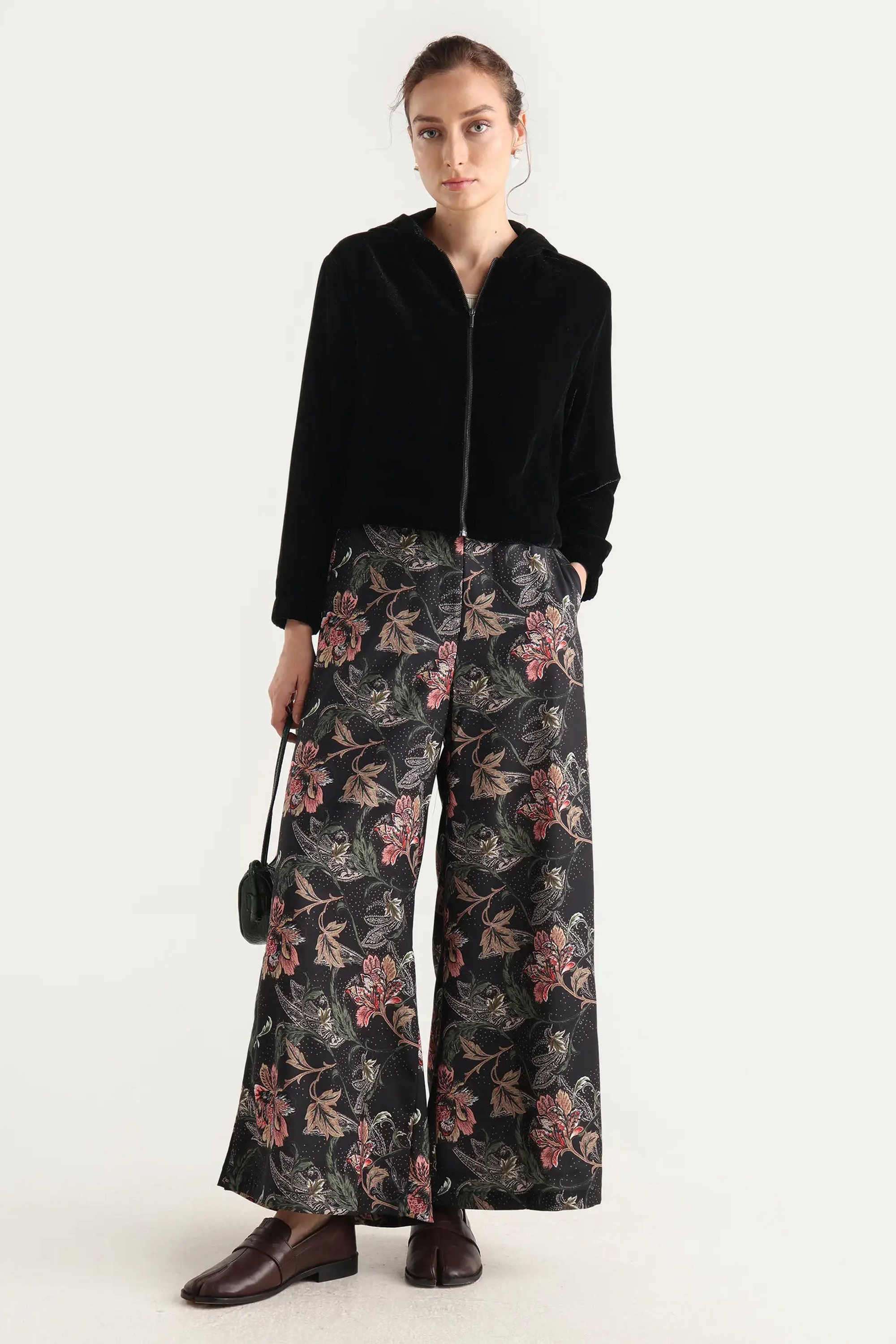 Solid-Polyester-Collared-Women-s-Jacket