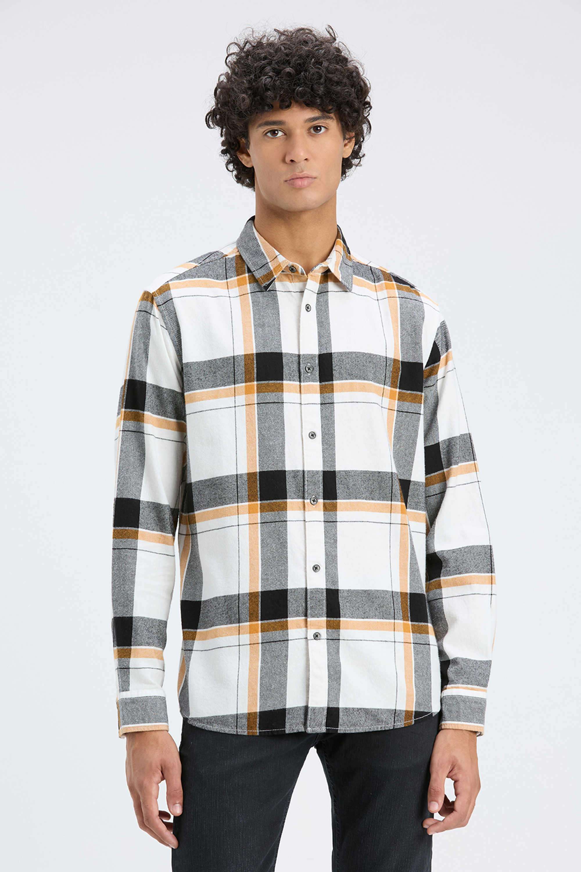 Checks-Cotton-Relaxed-Fit-Men-Casual-Shirt