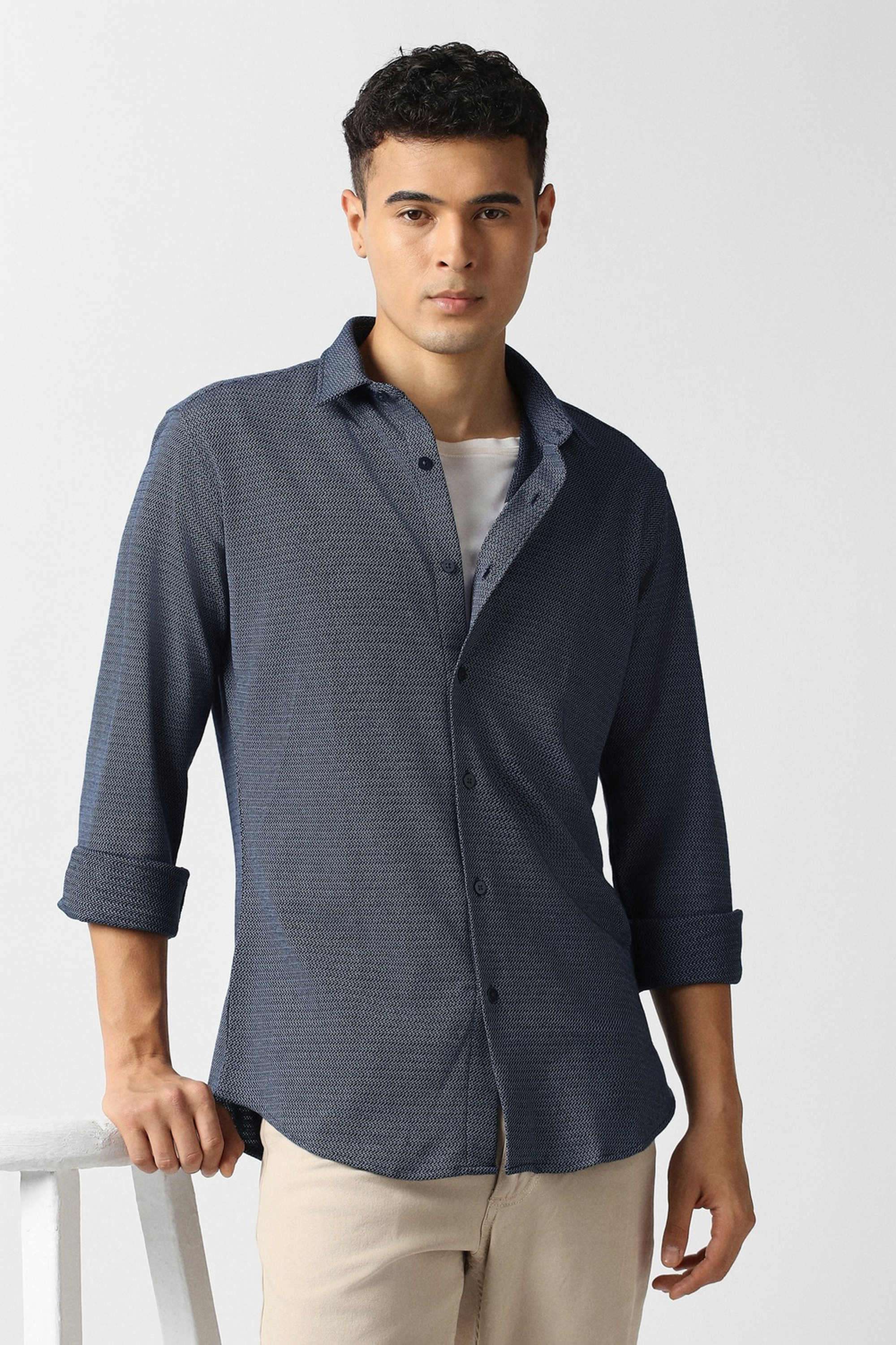 Textured-Blended-Fabric-Slim-Fit-Men-s-Casual-Shirt