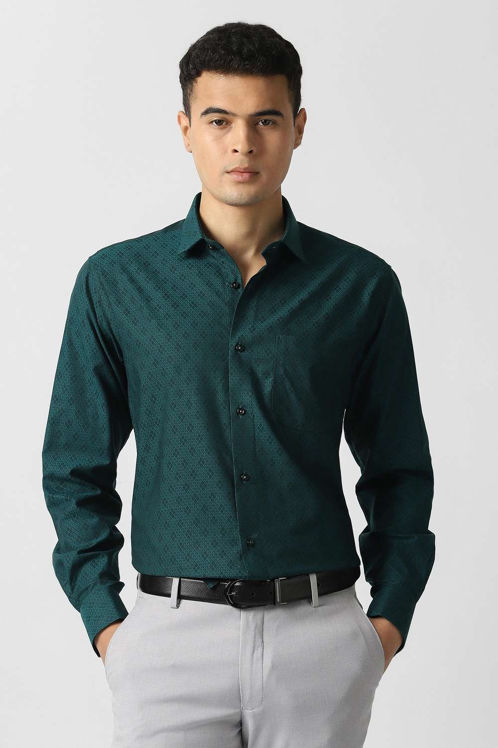 Solid-100--Cotton-Regular-Fit-Men-s-Formal-Shirt