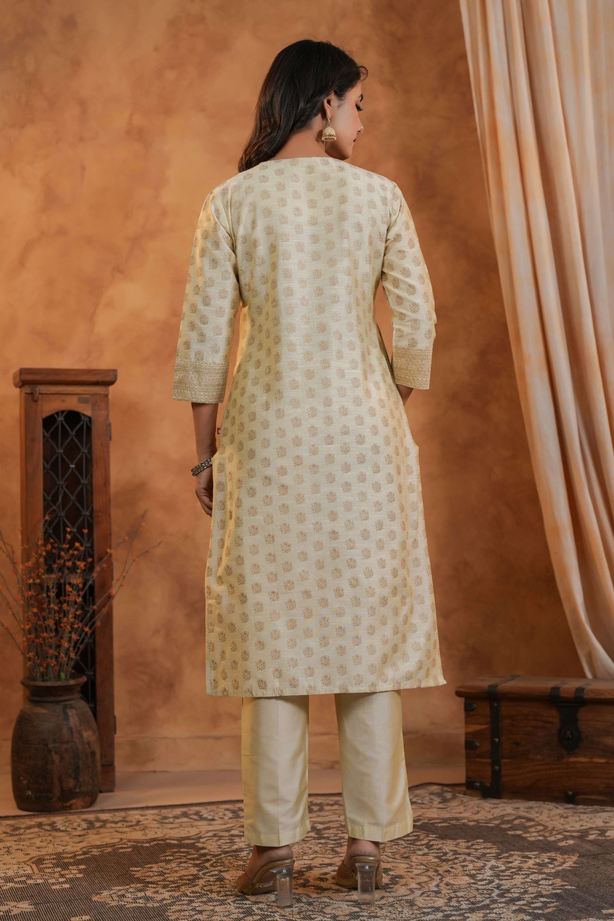 Printed-Silk-V-Neck-Women-Festive-Wear-Kurtas